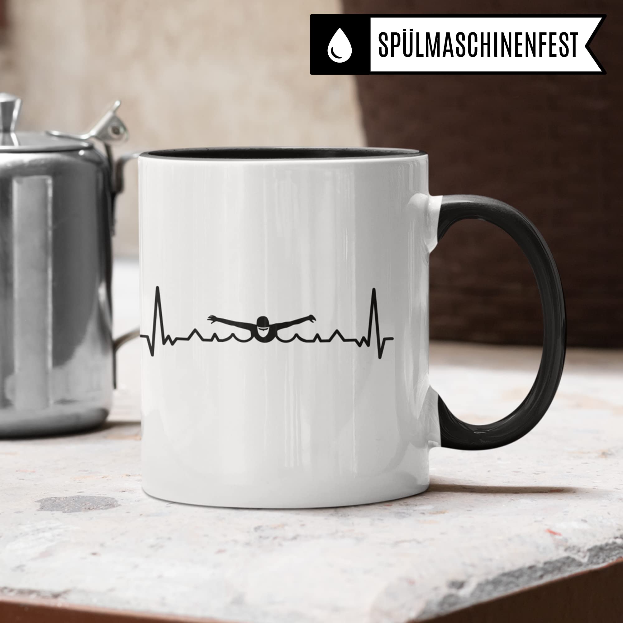 Tasse Schwimmen, Geschenk Schwimmen, Kaffeetasse mit Schwimmen Herzschlag Motiv, Schwimmlehrerin Geschenk-Idee Schwimmlehrer Schwimmbad Kaffee-Becher