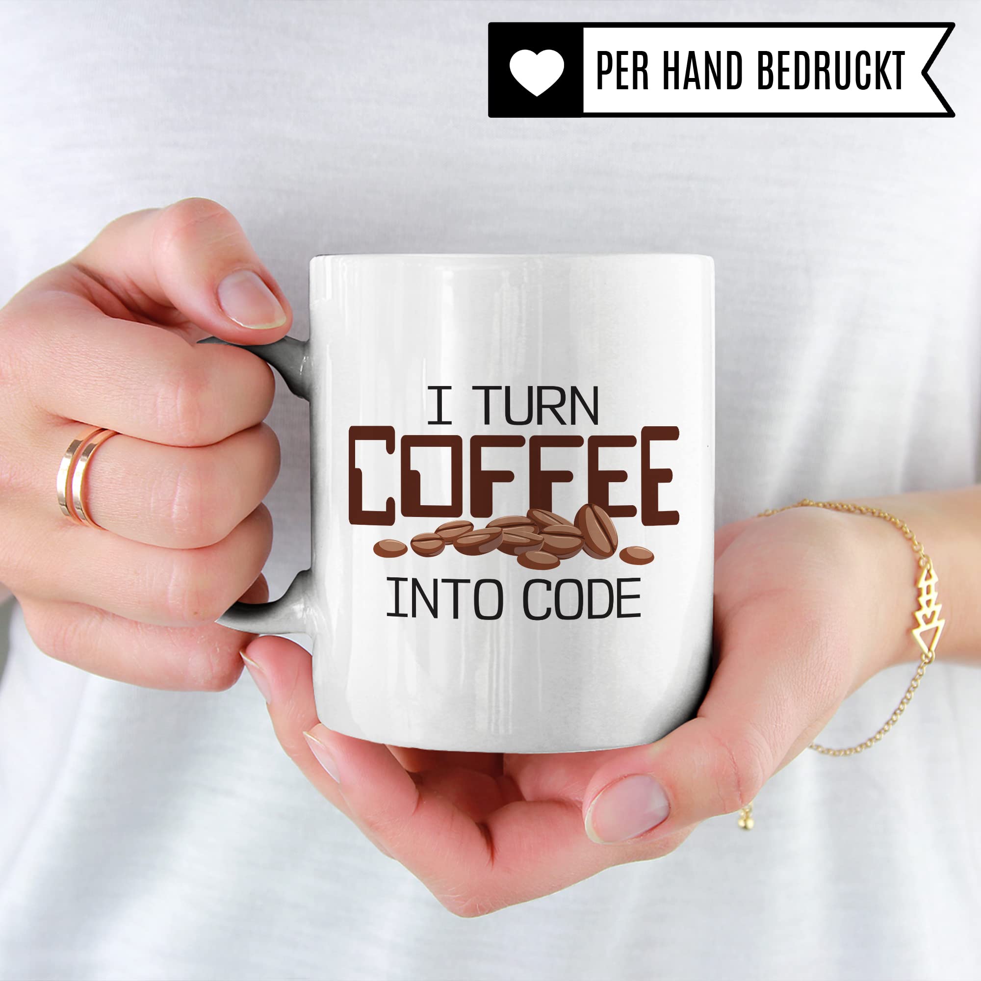 Informatik Geschenk Tasse, I turn Coffee into Code Geschenkidee für Informatiker Kaffee-Becher Informatikerin Programmieren Kaffeetasse mit Spruch lustig Coding