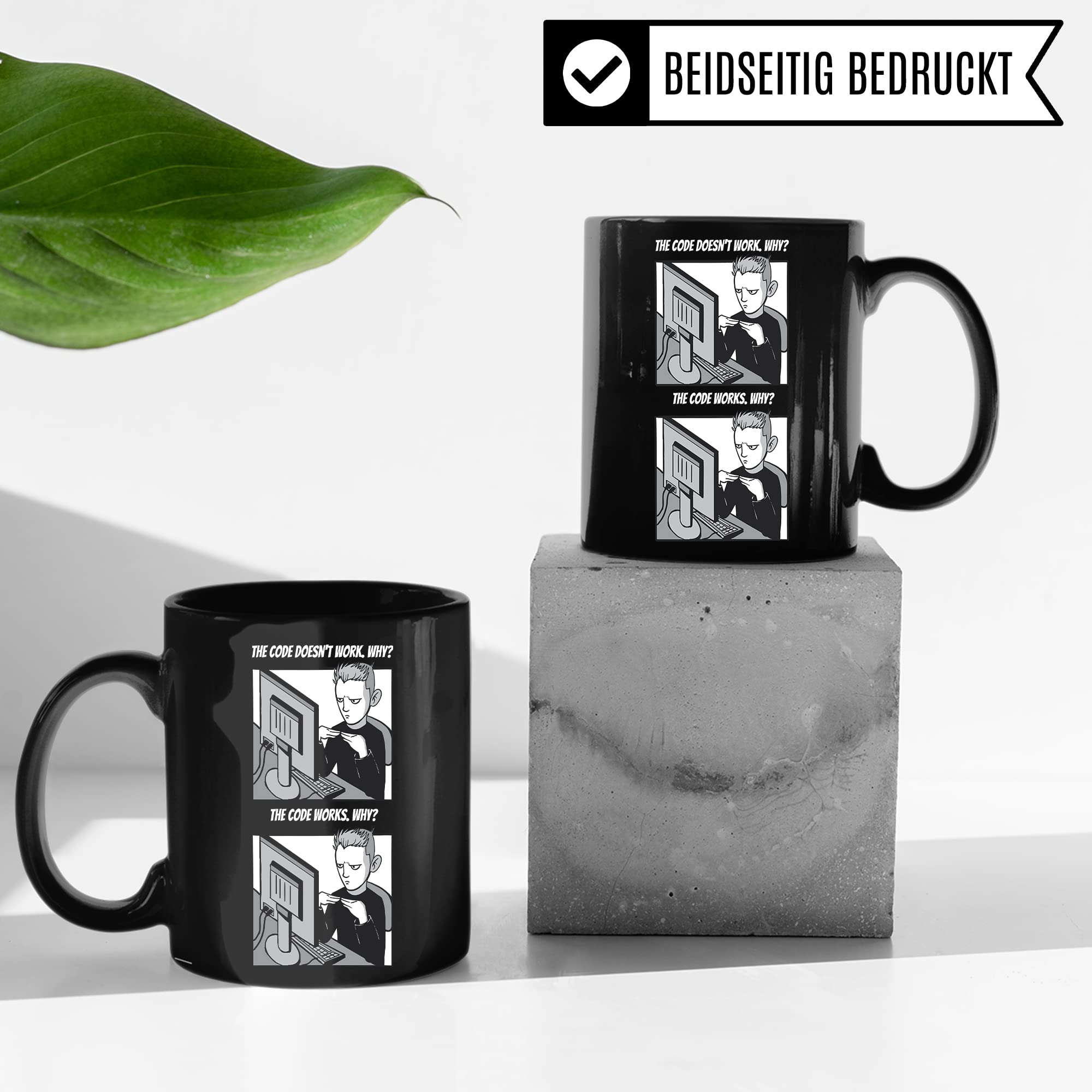 Informatik Geschenk Tasse, The Code doesn´t work - Why? Geschenkidee für Programmierer Kaffee-Becher Informatiker Programmieren Teetasse mit Spruch lustig