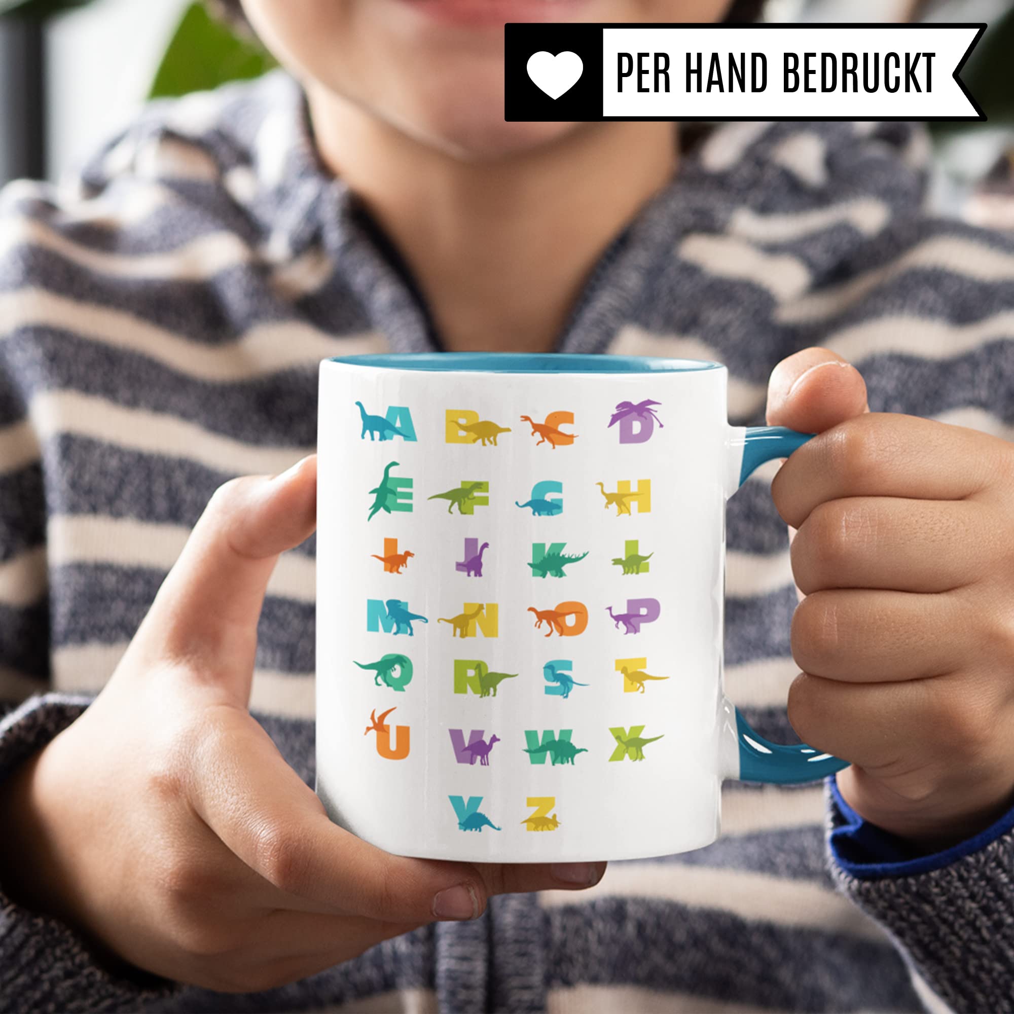 Alphabet Tasse für Kinder, Dino Becher zum Buchstaben lernen mit Dinosaurier Schulkind Schule Motiv für Jungen & Mädchen