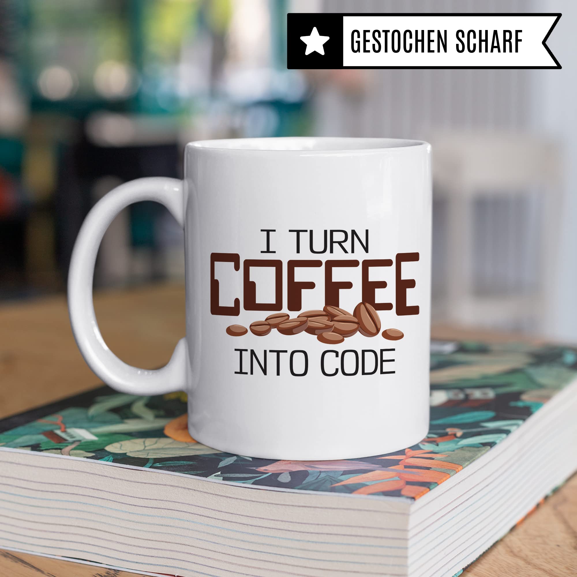 Informatik Geschenk Tasse, I turn Coffee into Code Geschenkidee für Informatiker Kaffee-Becher Informatikerin Programmieren Kaffeetasse mit Spruch lustig Coding