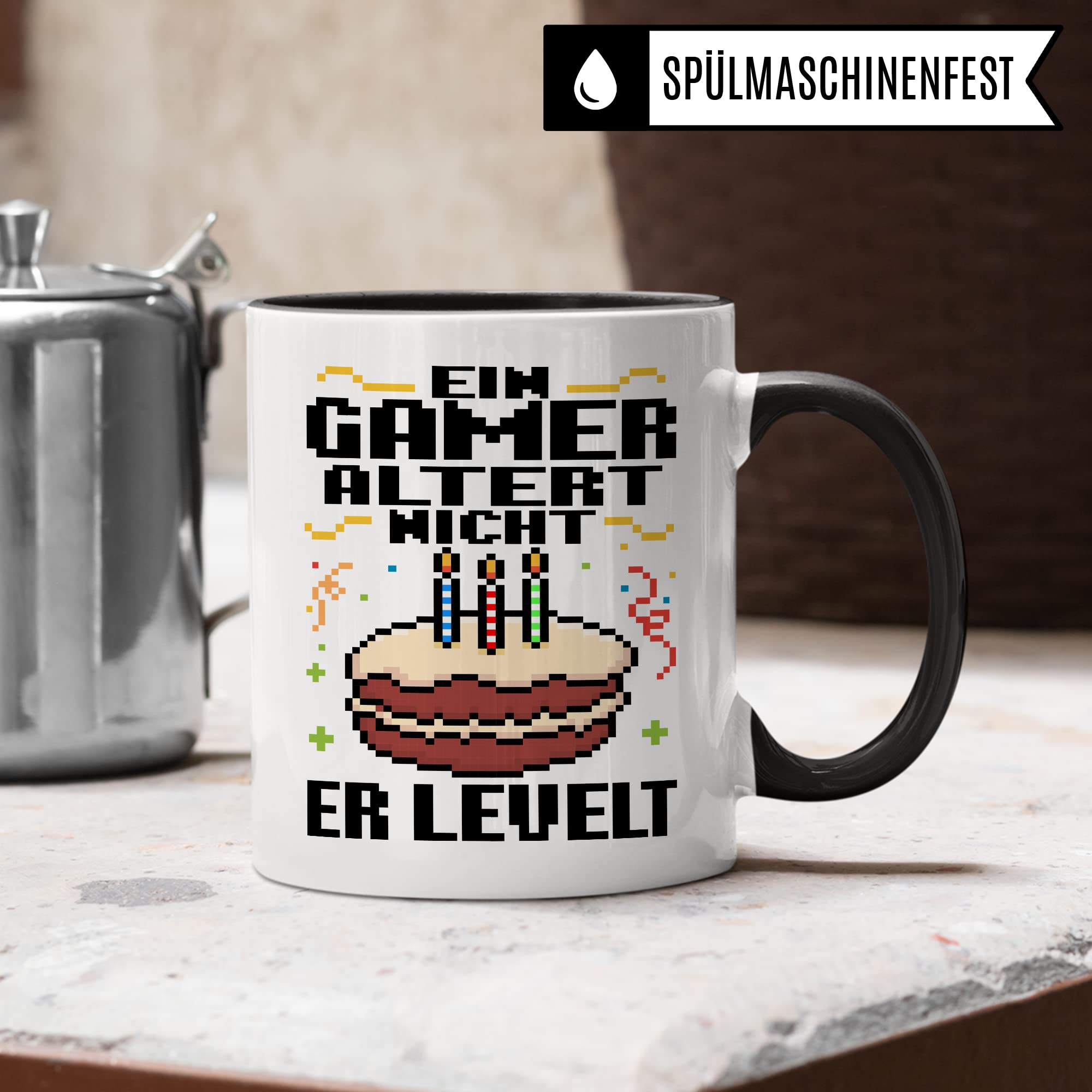 Gamer Tasse, Ein Gamer altert nicht - Er levelt Geschenkidee für Computerspieler, Gaming-Fans und Zocker Geschenk Kaffee-Becher Nerd Gaming Kaffeetasse mit Spruch lustig