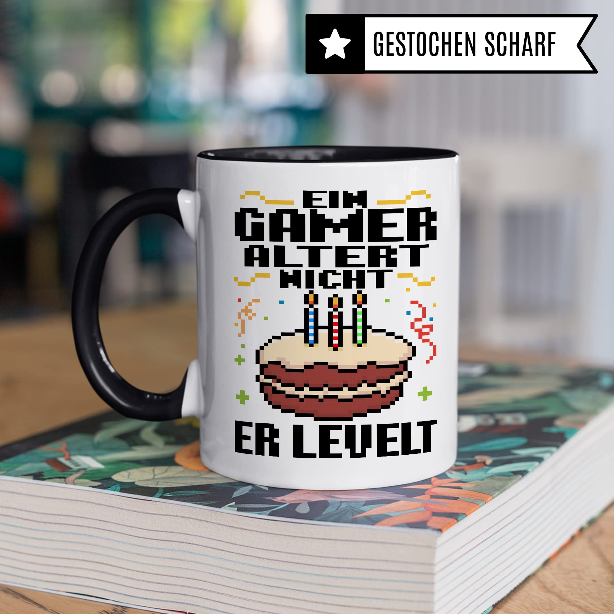 Gamer Tasse, Ein Gamer altert nicht - Er levelt Geschenkidee für Computerspieler, Gaming-Fans und Zocker Geschenk Kaffee-Becher Nerd Gaming Kaffeetasse mit Spruch lustig