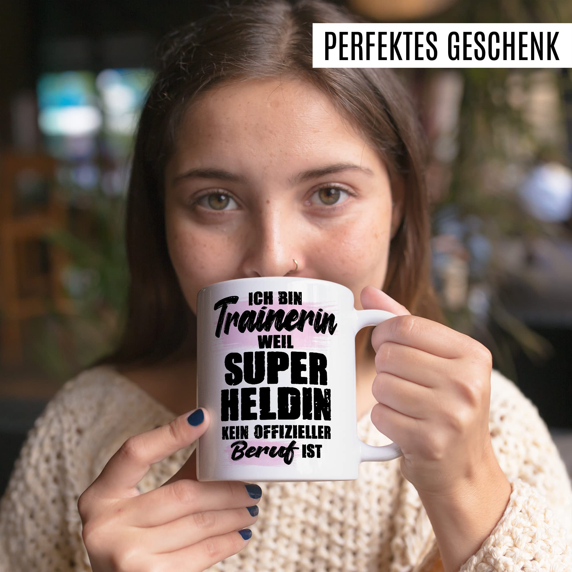 Tasse Trainerin Geschenk, Ich bin Trainerin weil Superhelding kein offizieller Beruf ist Geschenkidee Kaffee-Becher Kaffeetasse mit Spruch lustig Coach Teetasse