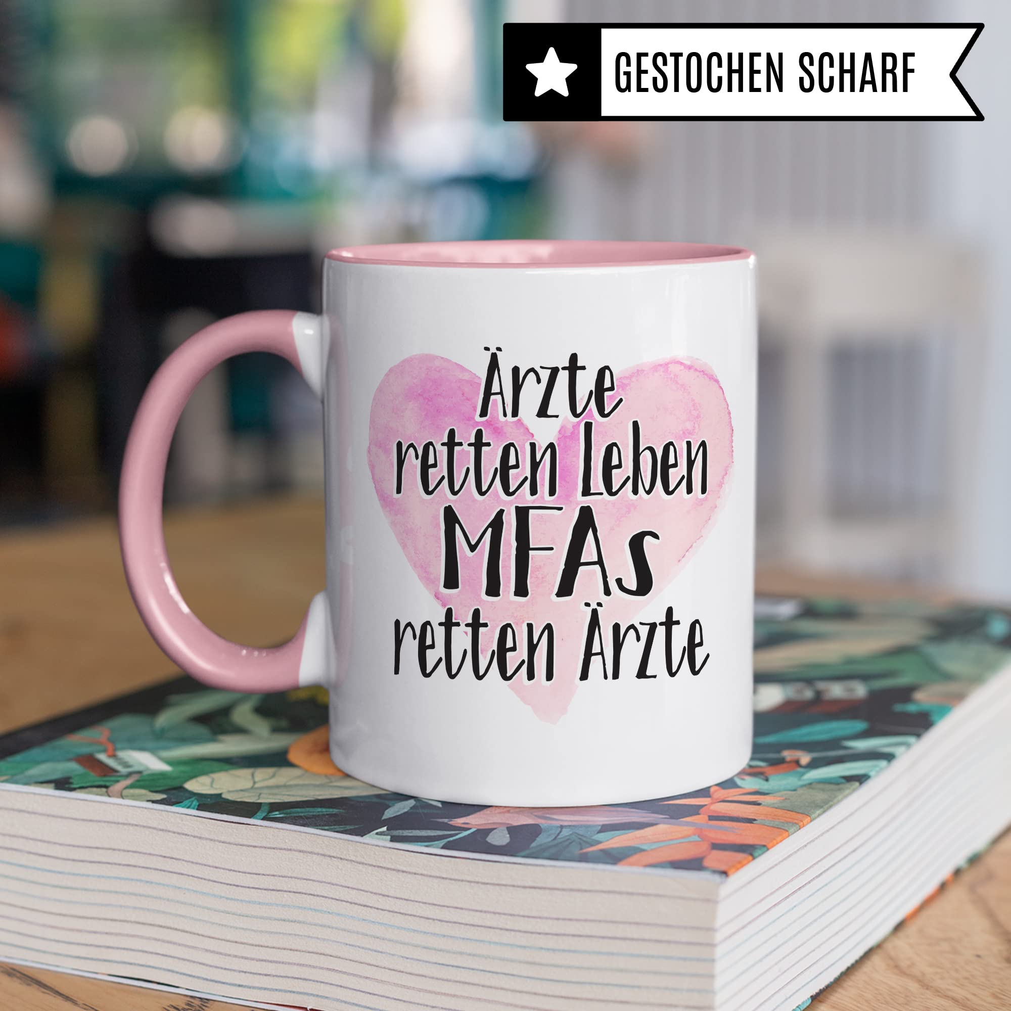 MFA Tasse, Ärzte retten Leben - MFAs retten Ärzte, Krankenschwester Geschenk, Arzthelfer Tasse Medizinische Fachangestellte Arzthelferin Kaffee-Becher