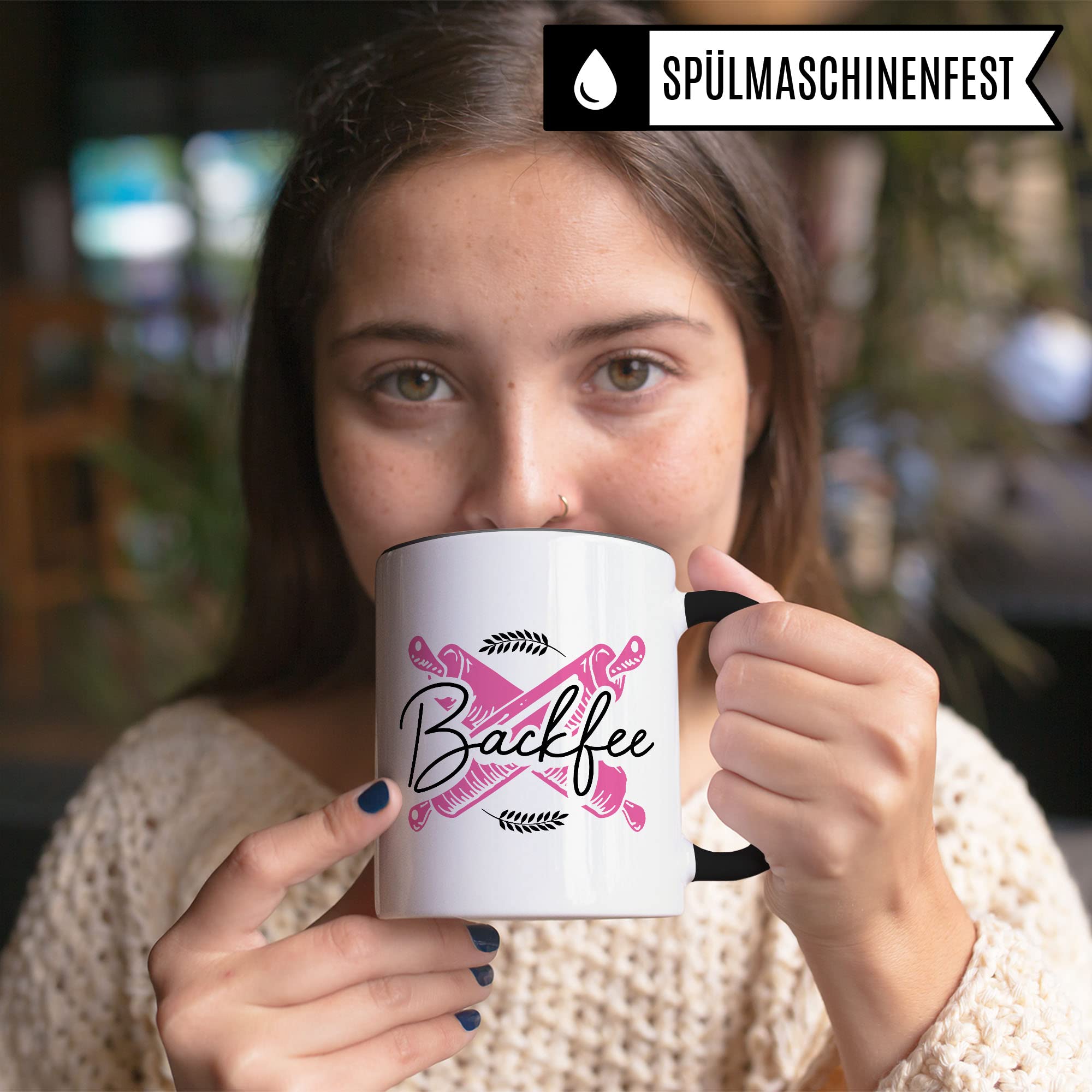 Backfee Tasse Geschenkidee Kaffeetasse Humor Witz Geschenk für Bäckerin Kaffeebecher Backen Becher