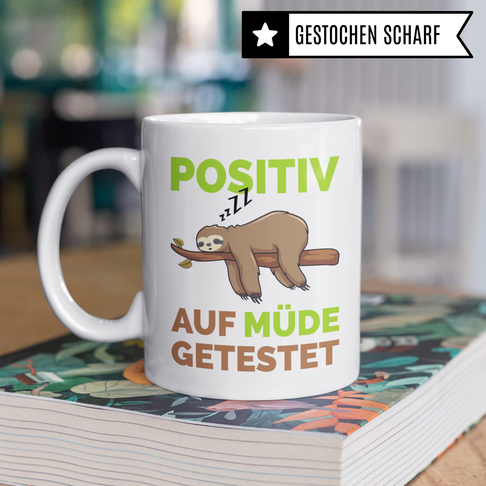 Tasse mit Spruch lustig: Positiv auf Müde getestet Faultier Becher - Kaffeetasse mit Sprüchen Geschenk für Männer Frauen Jungen Mädchen - Morgenmuffel Tasse Müdigkeit Geschenkidee