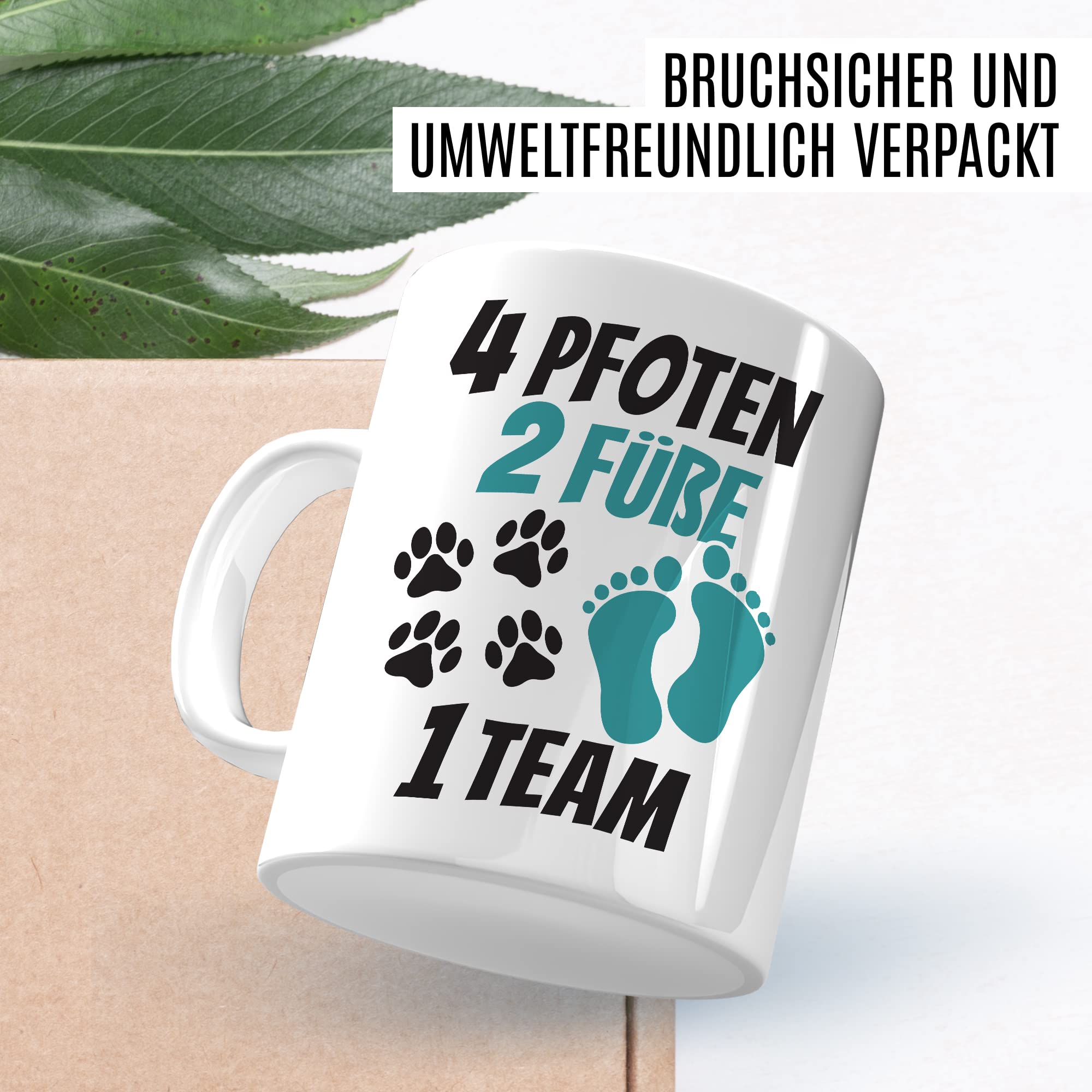 Tasse Hundebesitzer Geschenk, 4 Pfoten 2 Füße 1 Team Geschenkidee Kaffeetasse mit Spruch Hundehalter Hunde-Liebhaber Hund Kaffee-Becher Hand & Pfote Vierbeiner