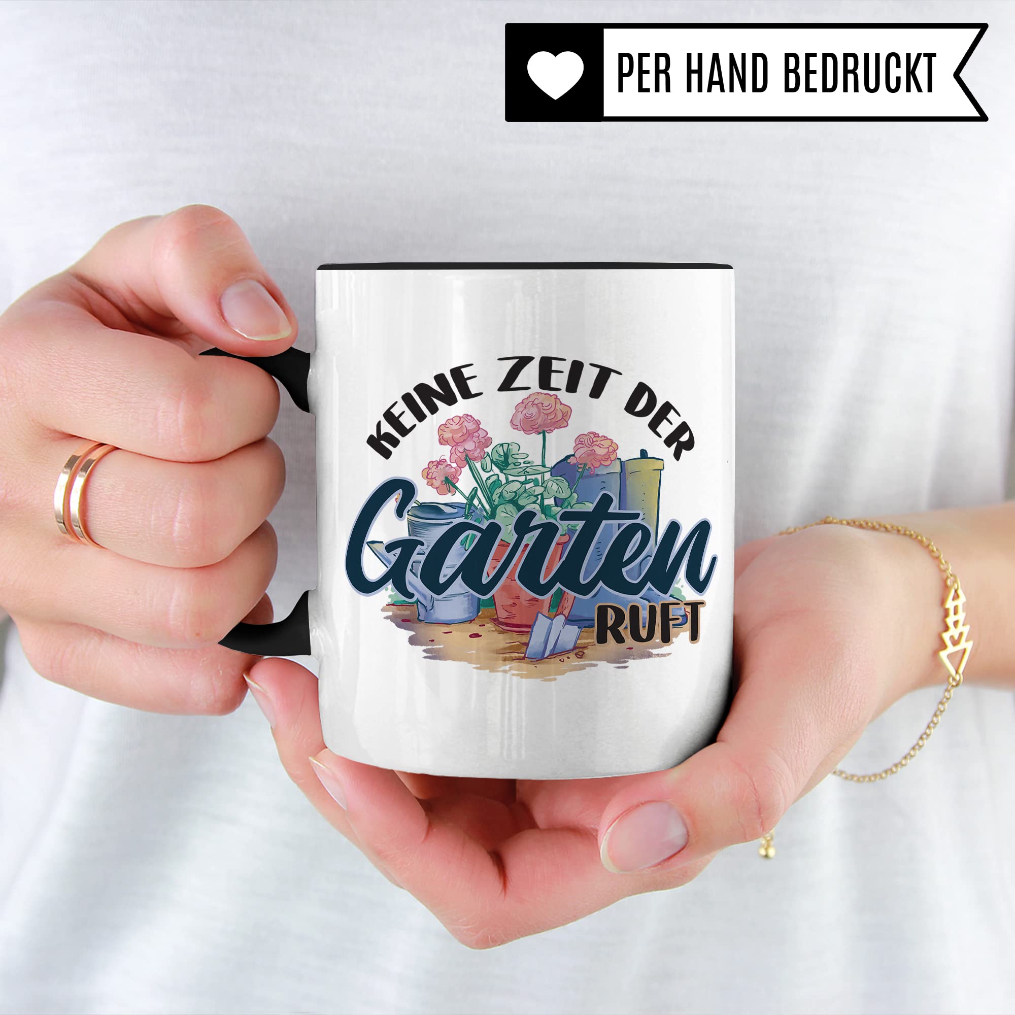 Tasse Garten-Liebhaber, Keine Zeit der Garten ruft Spruch, Kaffeebecher Geschenk Garten-Motiv Kaffee-Tasse Hobby-Gärtner Hobby-Gärtnerin grüner Daumen Geschenkidee Kaffeetasse