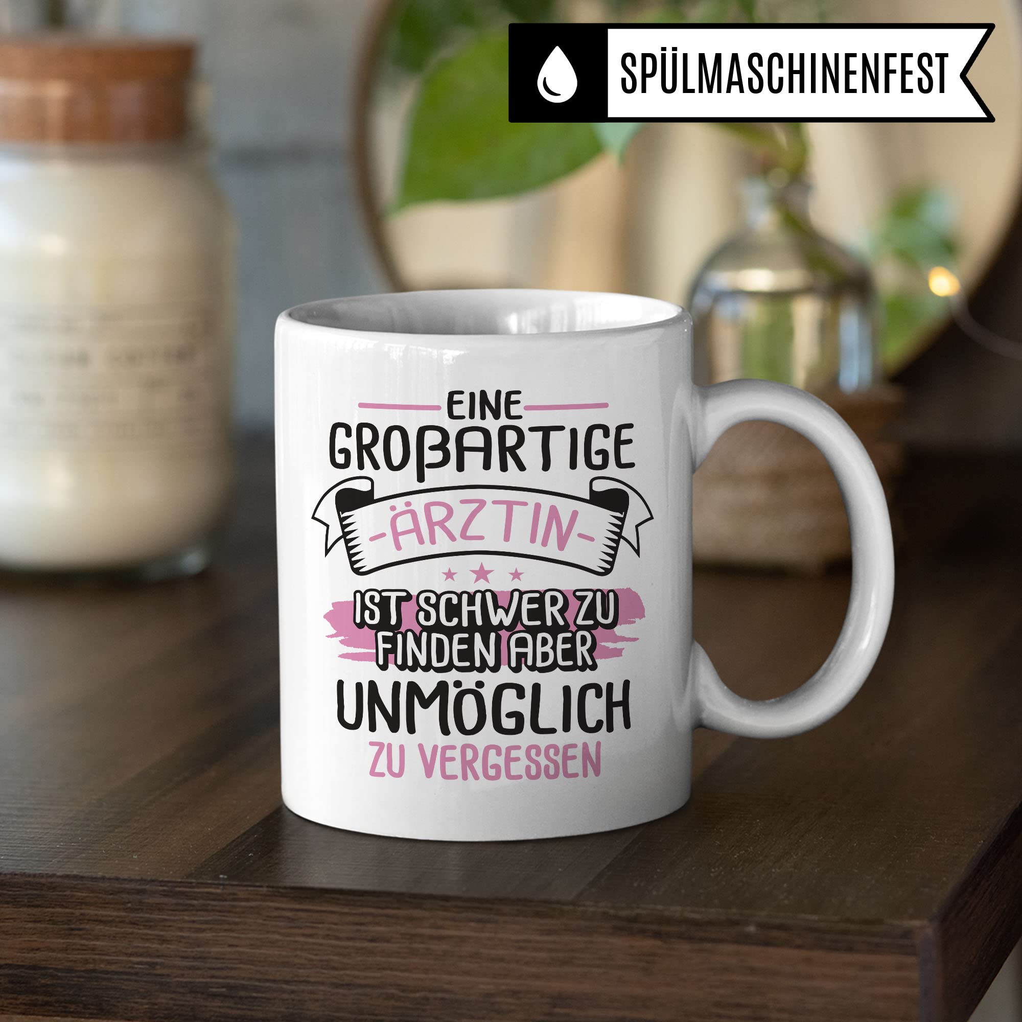 Ärztin Tasse, Eine großartige Ärztin ist schwer zu finden aber unmöglich zu vergessen, Ärztin Geschenk Dankeschön Promotion Tasse schöner Spruch Kaffeetasse Arzt Beruf