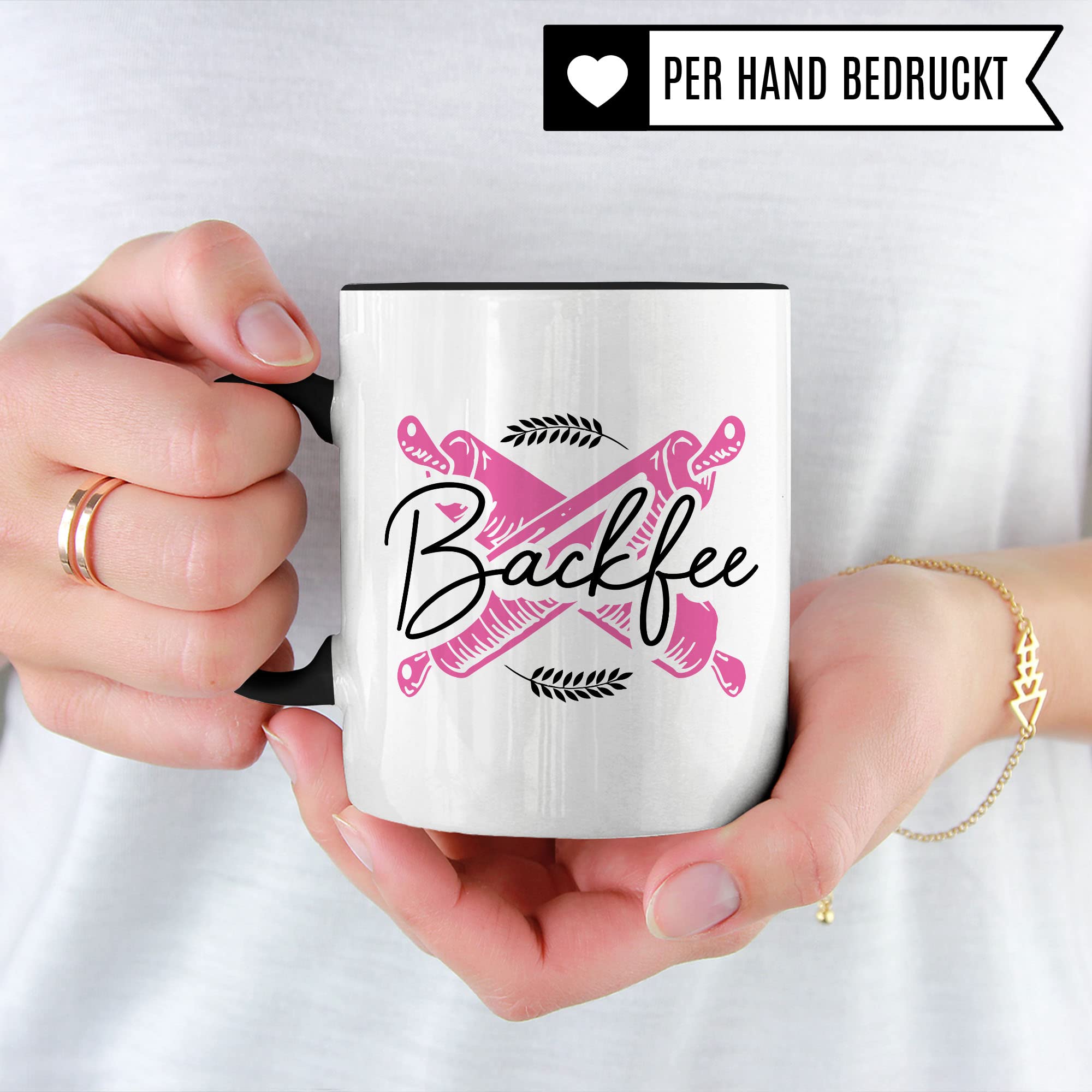 Backfee Tasse Geschenkidee Kaffeetasse Humor Witz Geschenk für Bäckerin Kaffeebecher Backen Becher
