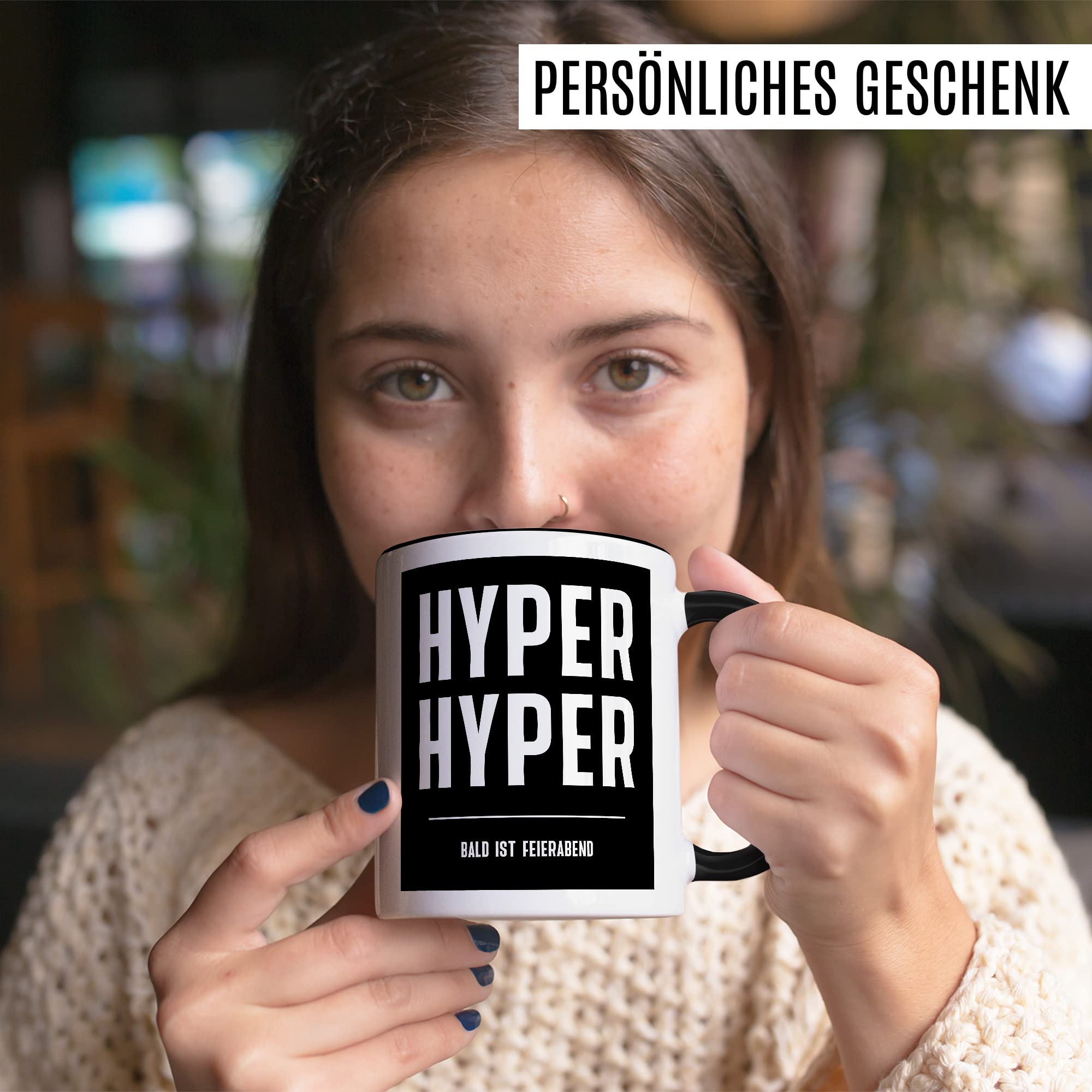 HYPER HYPER Tasse mit Spruch bald ist Feierabend Kaffeetasse lustig 90er Rave Kaffee-Becher Arbeit lustig Geschenkidee Kollegen Humor Scooter Büro Tasse Witz Geschenk Kollegin Kollege