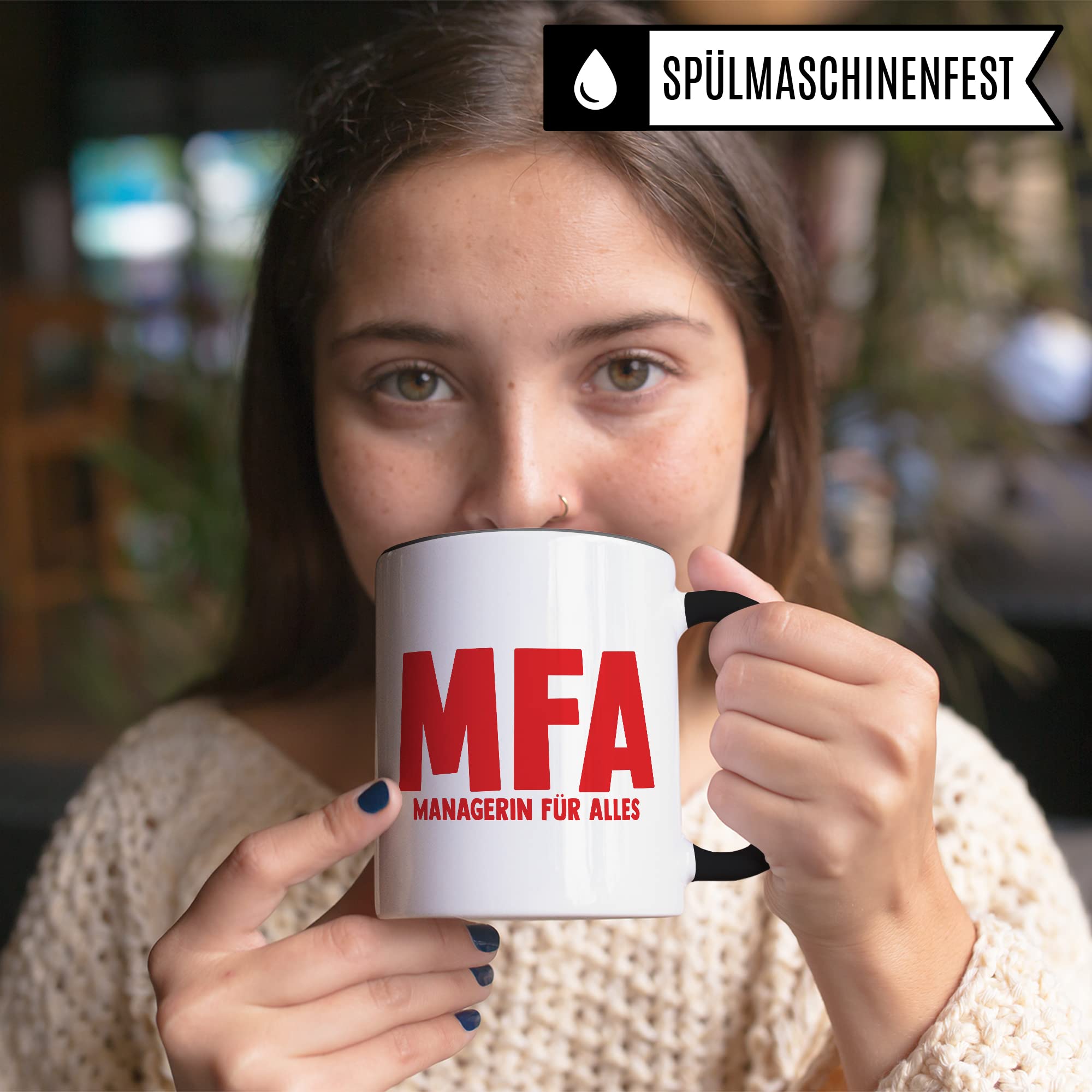 MFA Tasse, MFA - Managerin für alles, Krankenschwester Geschenk Arzthelferin Medizinische Fachangestellte Arzthelferin Kaffee-Becher Medizin Gesundheit