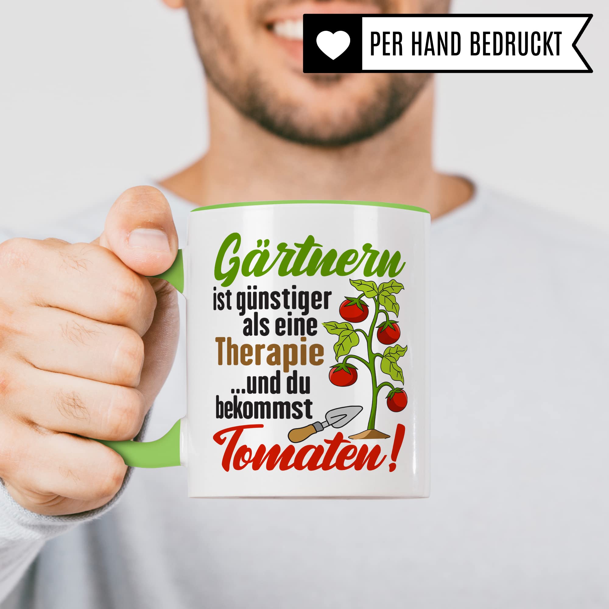 Garten Tasse, Gärtnern ist günstiger als eine Therapie - ...und du bekommst Tomaten!, Geschenk Gartenliebhaber Garten-Motiv Kaffeebecher Hobby-Gärtner Hobby-Gärtnerin, Tomaten-Pflanzen-Motiv Kaffeetasse