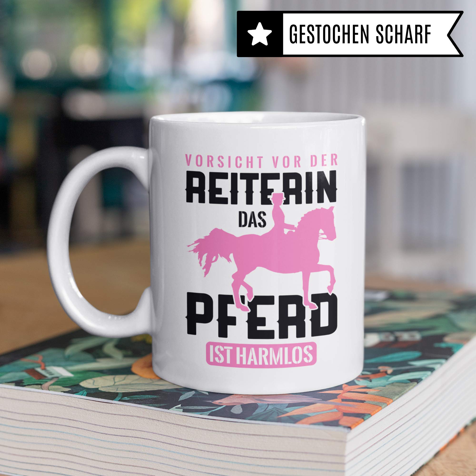 Pagma Druck Reiterin Tasse Geschenk, Reiten Spruch Becher Pferd Geschenkidee Mädchen, Kaffeetasse Reitsport Reiterhof Pferdemotiv (Weiß/Weiß)