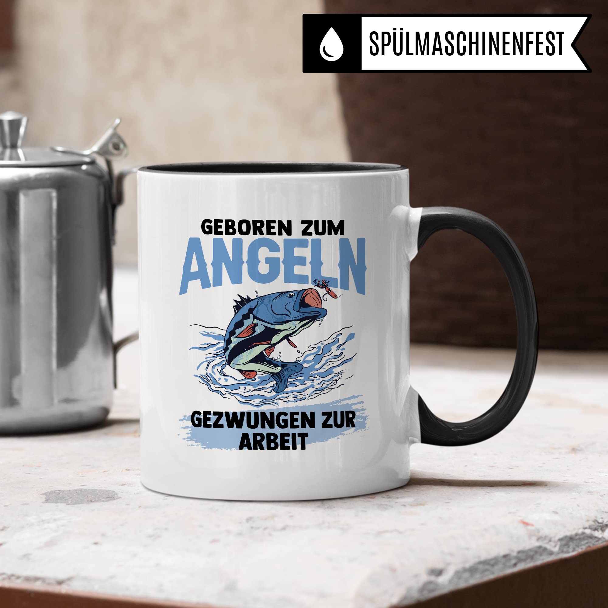 Tasse Angler, Geboren zum Angeln - Gezwungen zur Arbeit Geschenk Geschenkidee Fischer Bürogeschenk Kaffeetasse mit Spruch lustig Kaffee-Becher