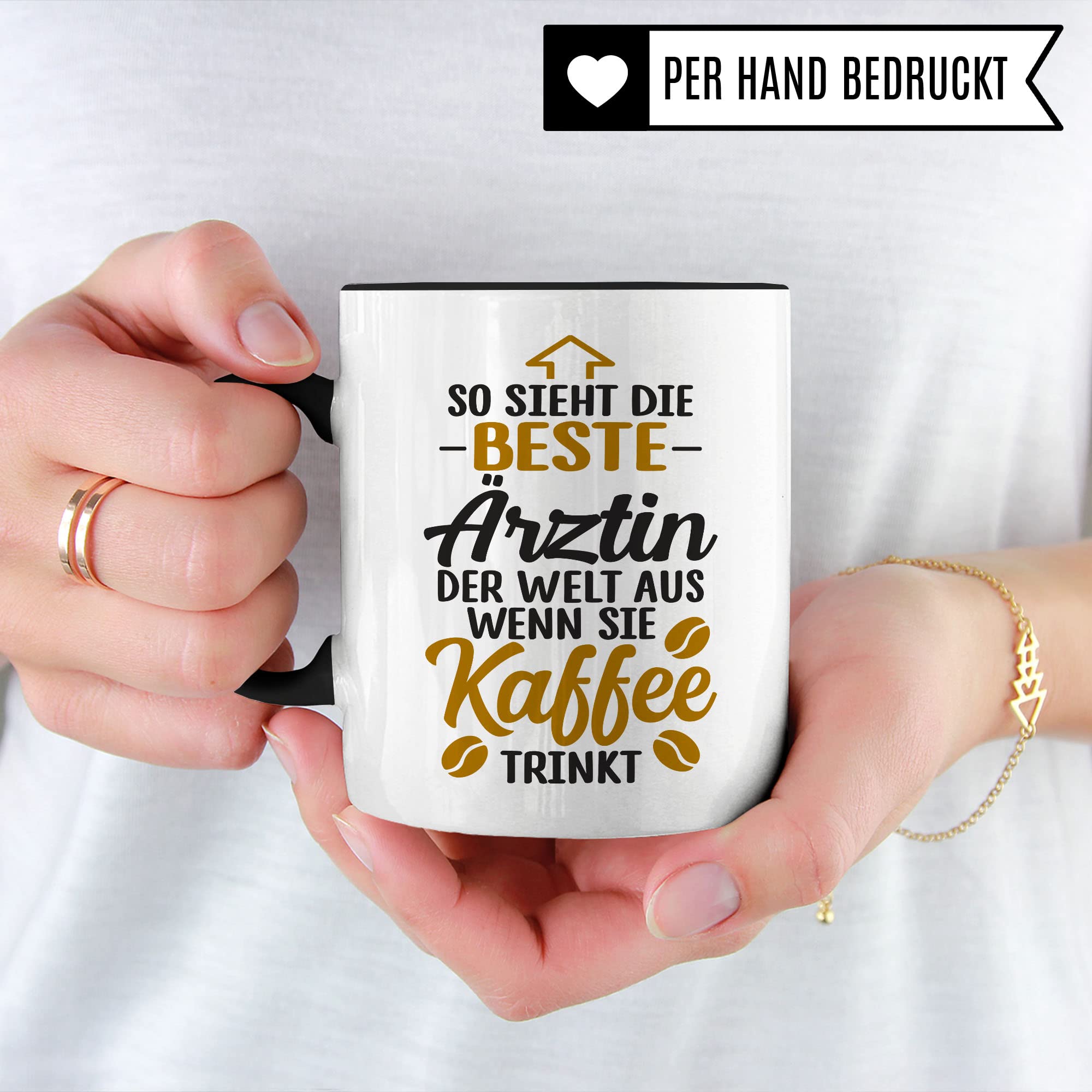 Ärztin Tasse, So sieht die beste Ärztin der Welt aus wenn sie Kaffee trinkt, Ärztin Geschenk Dankeschön Promotion Tasse schöner Spruch schönes Motiv Kaffeetasse Arzt Beruf, Geschenk für die besten Ärztin