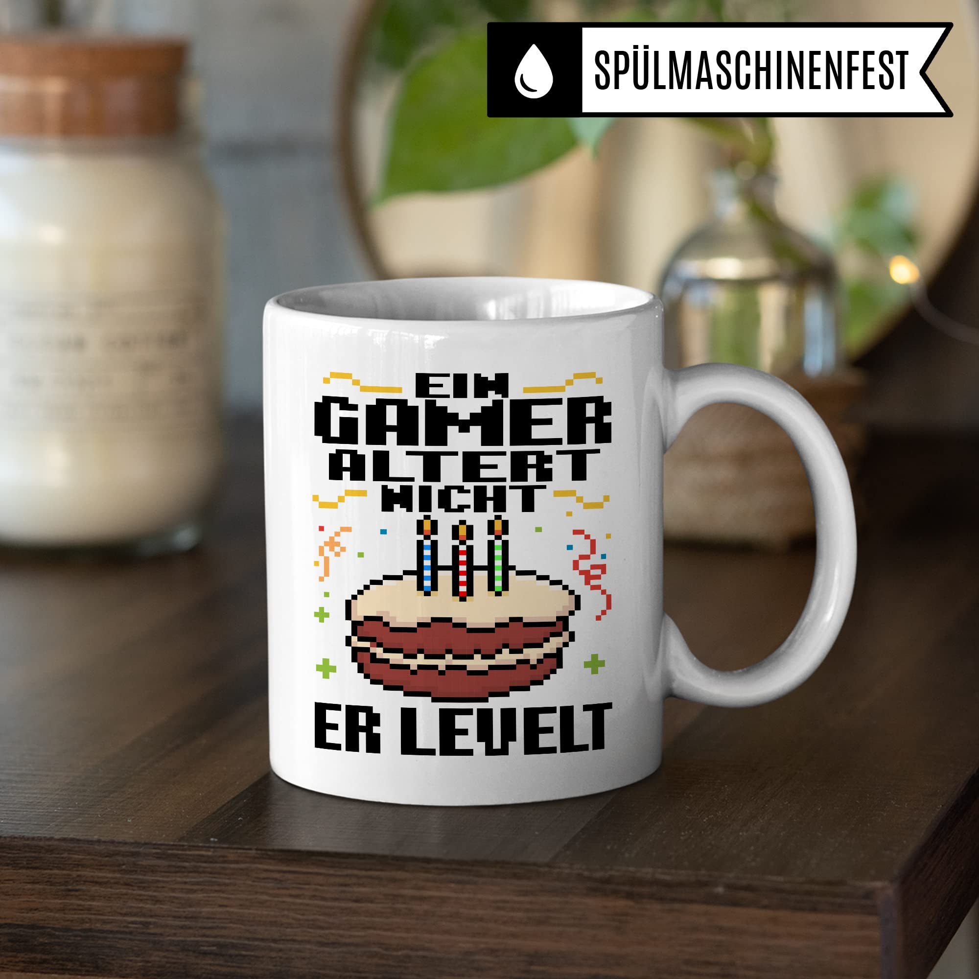 Gamer Tasse, Ein Gamer altert nicht - Er levelt Geschenkidee für Computerspieler, Gaming-Fans und Zocker Geschenk Kaffee-Becher Nerd Gaming Kaffeetasse mit Spruch lustig