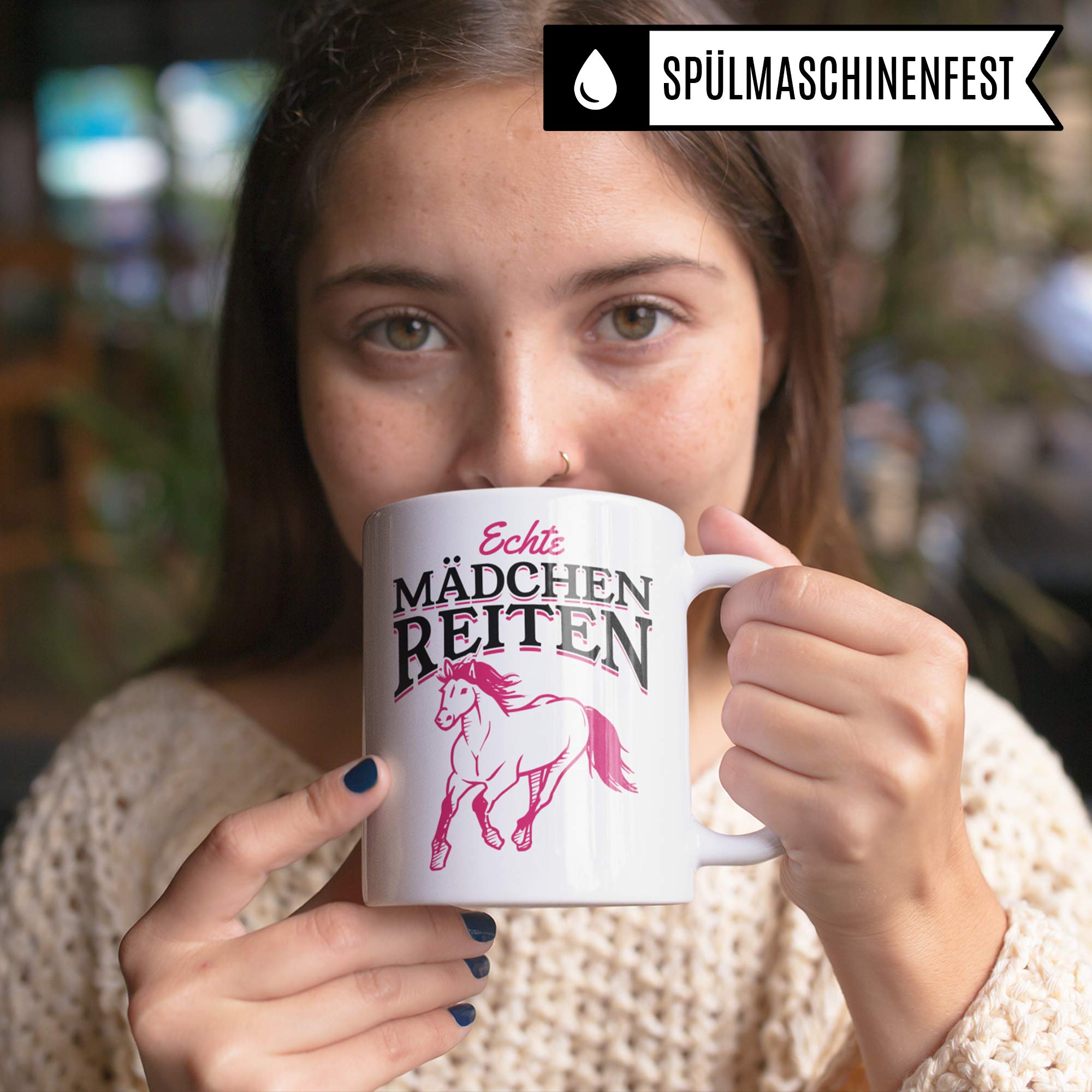 Pagma Druck Reiterin Tasse Geschenk, Echte Mädchen Reiten Spruch Becher Pferd Geschenkidee Pferdemädchen, Kaffeetasse Reitsport Reiterhof Pferdemotiv (Weiß/Weiß)