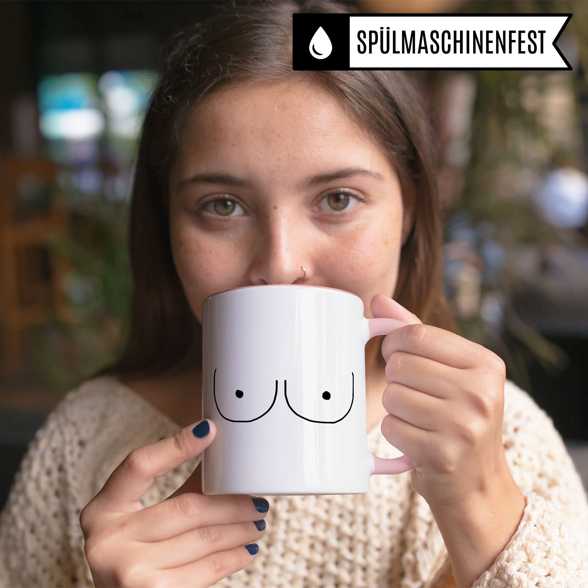 Tasse mit Brüsten Feminismus Geschenk Freundin Kaffeebecher Kaffeetasse Humor Witz Geschenkidee für Feministin Brust Teetasse