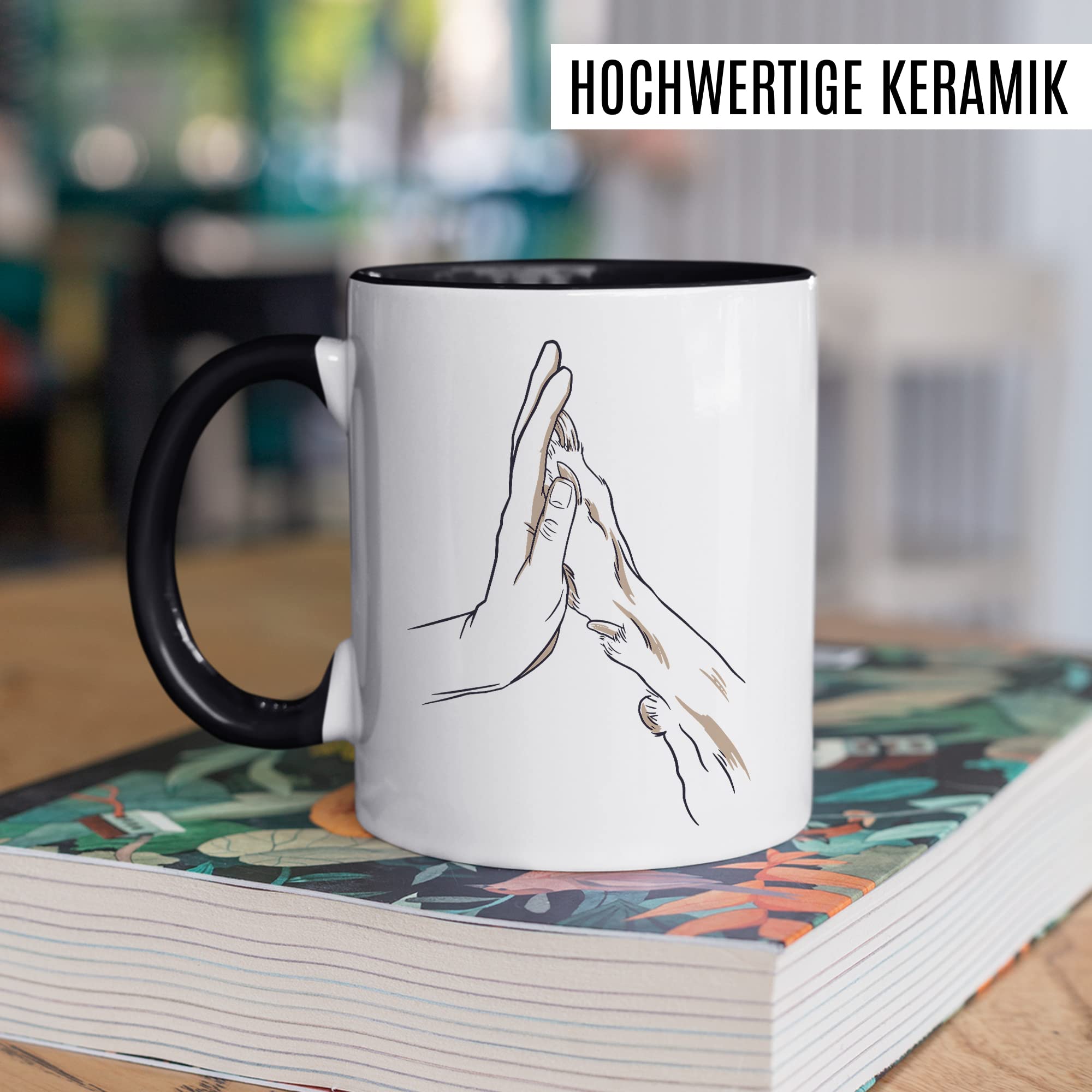 Tasse Hund & Mensch Geschenk Geschenkidee Herrchen Frauchen Hundemama Hundepapa Vierbeiner Comic Kaffeetasse mit Hundemotiv Kaffee-Becher Hund mit Mensch Teetasse Hand und Pfote