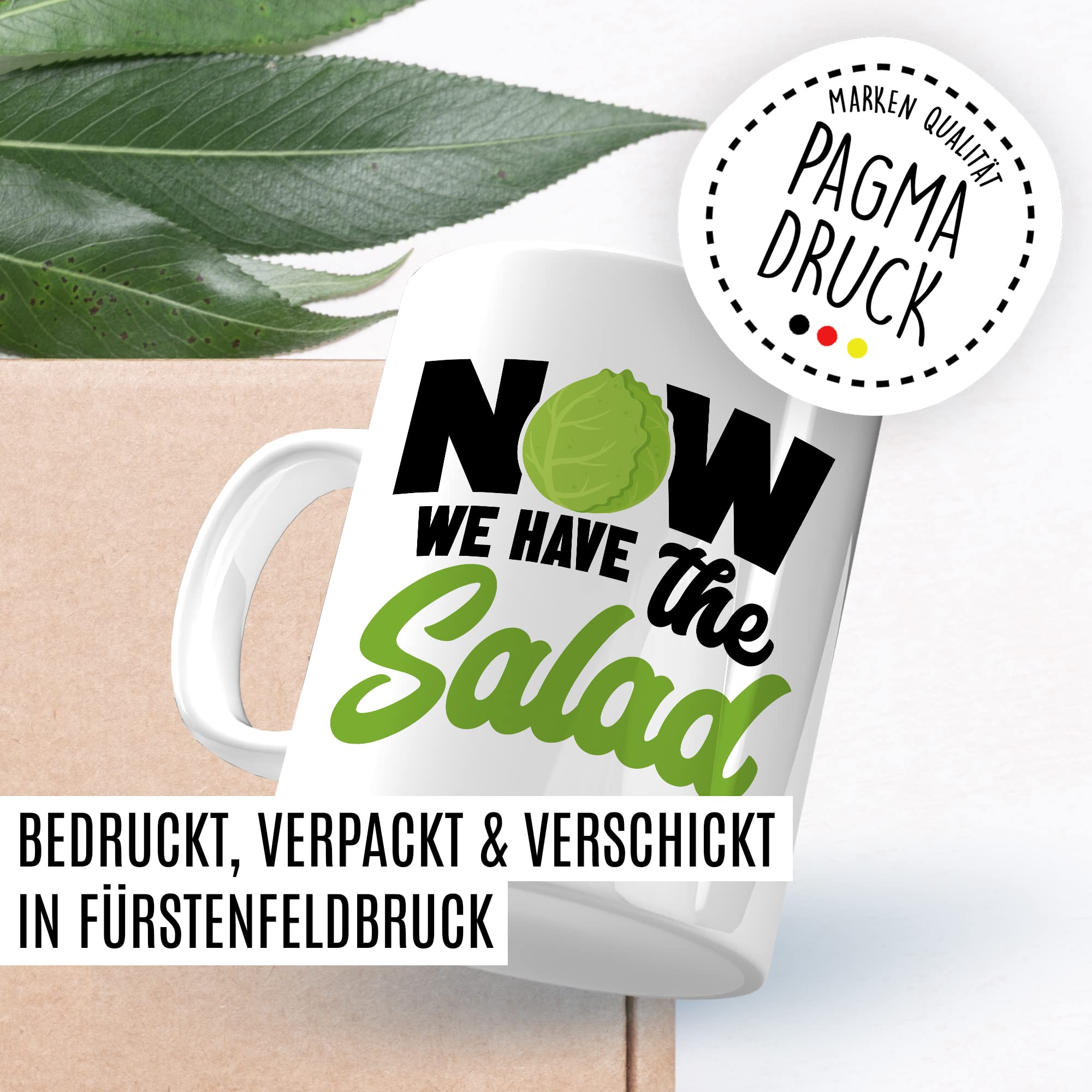 Witz Tasse mit Spruch Denglisch Kaffeetasse Humor Now we have the salad Witz Kaffee-Becher Englisch-Lehrer Geschenk lustig Jetzt haben wir den Salat Sprichwort Geschenkidee Wortspiel
