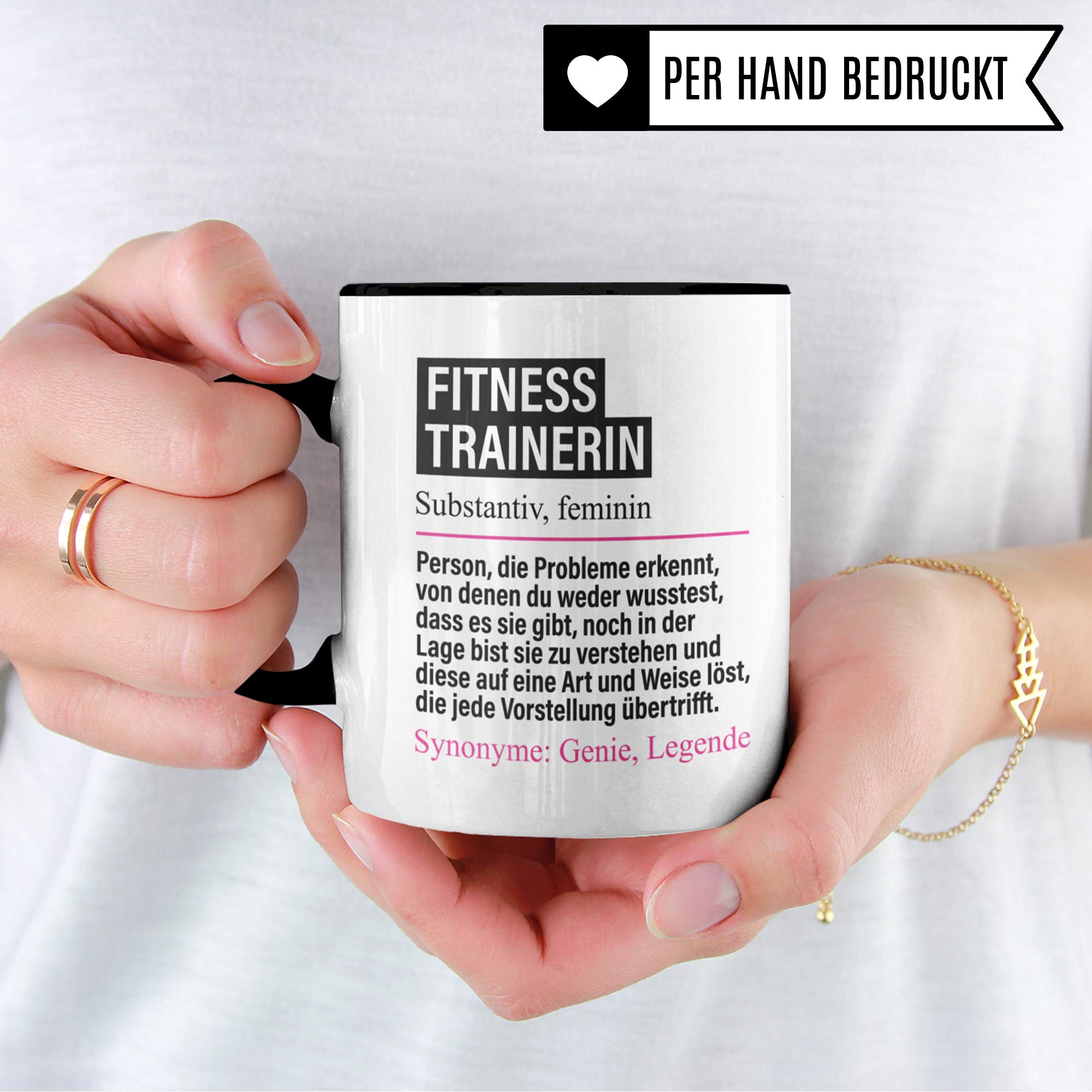 Pagma Druck Tasse Fitnesstrainerin lustig, Fitnesstrainerin Geschenk, Spruch Trainerin Geschenkidee, Kaffeetasse Ausbildung Lehre Beruf Fitnesstraining Kaffeebecher Teetasse Personal Training Becher