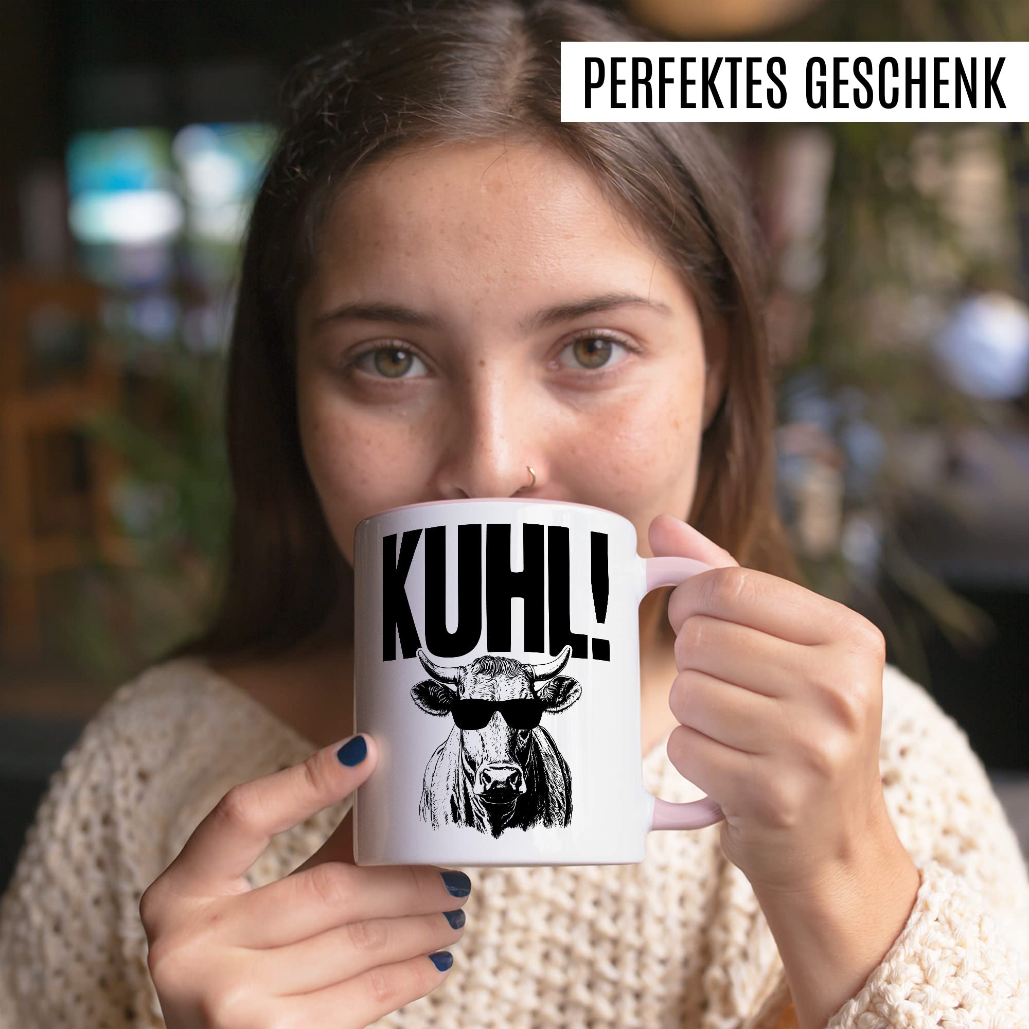 KUHL Tasse mit Spruch witzige Kaffeetasse mit Kuh Motiv Humor Geschenk Geschenkidee Kollegen Büro Kaffee-Becher lustig Freundin Kühe Sonnen Brille Cool Wortwitz Schreibfehler