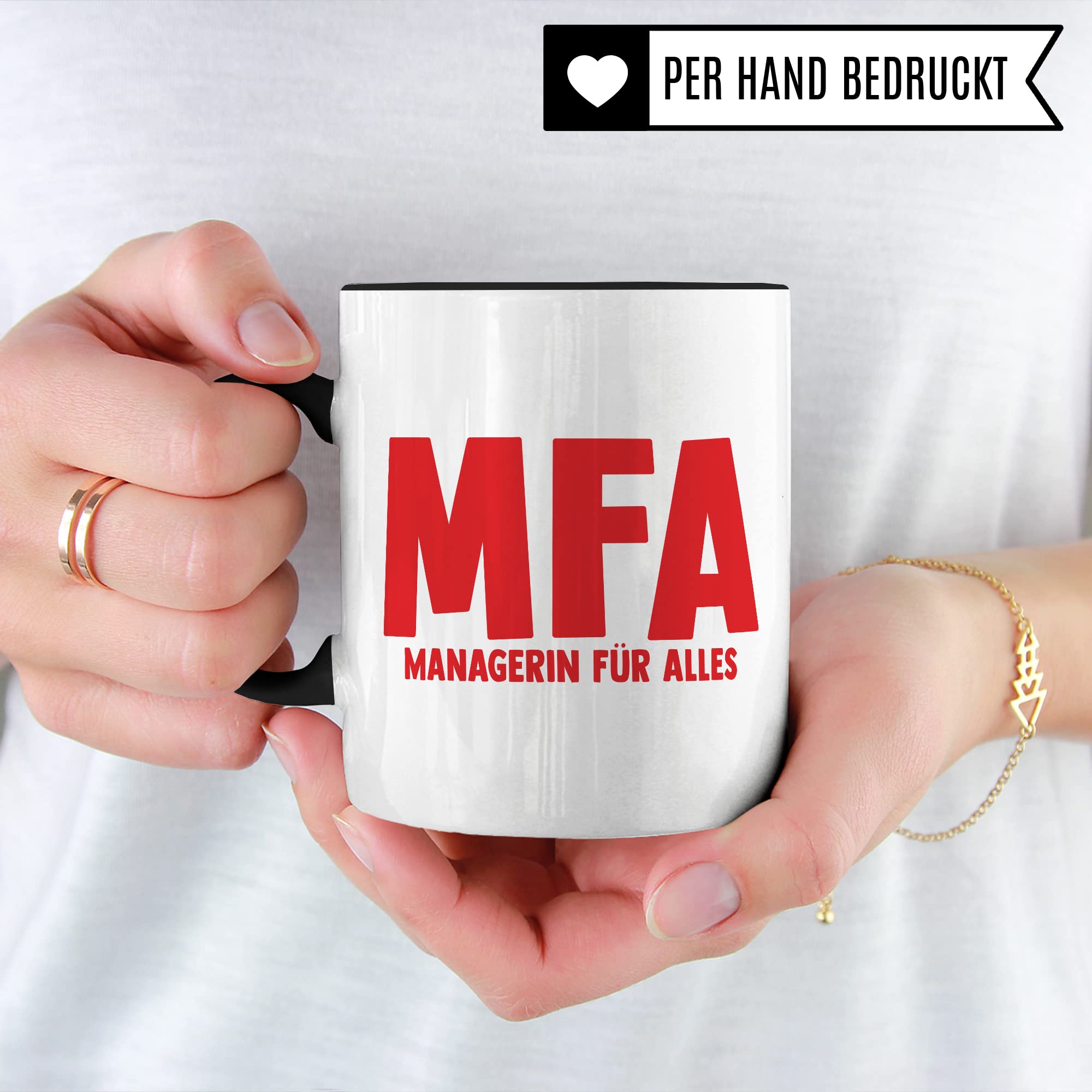 MFA Tasse, MFA - Managerin für alles, Krankenschwester Geschenk Arzthelferin Medizinische Fachangestellte Arzthelferin Kaffee-Becher Medizin Gesundheit