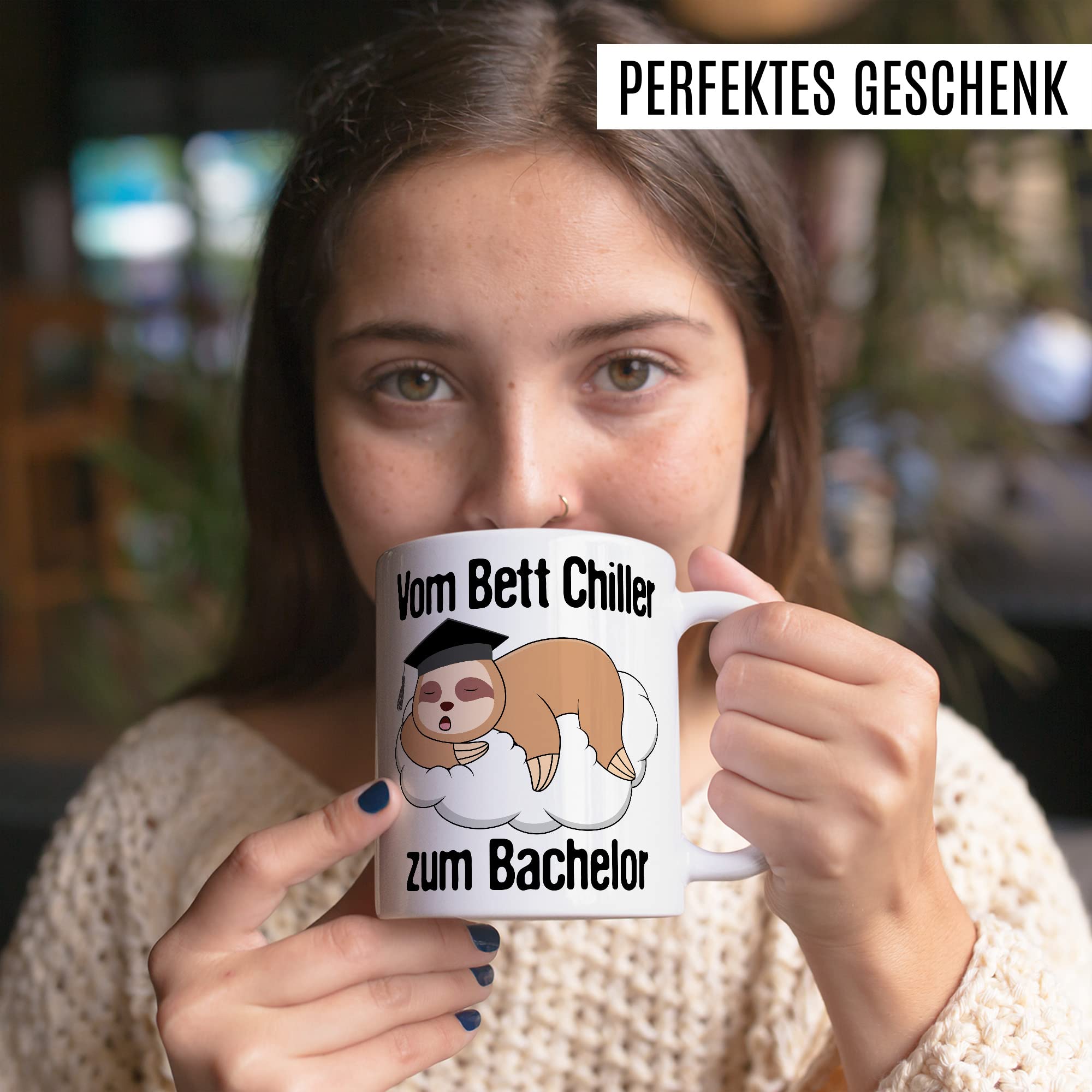 Bachelor Tasse Studenten Geschenk Humor Kaffeetasse mit lustigen Spruch Uni Kaffeebecher Studentin Geschenkidee Faultier Teetasse