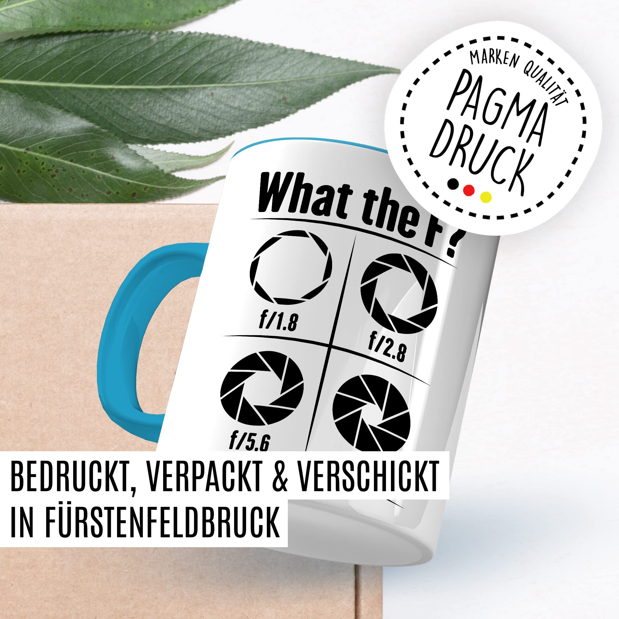 Tasse Kamera Geschenk, What the F? Geschenkidee Fotograf Kaffee-Becher Kaffeetasse Tasse mit Spruch lustig Blende Kameralinse Fotografin Videograf Kamera fotografieren