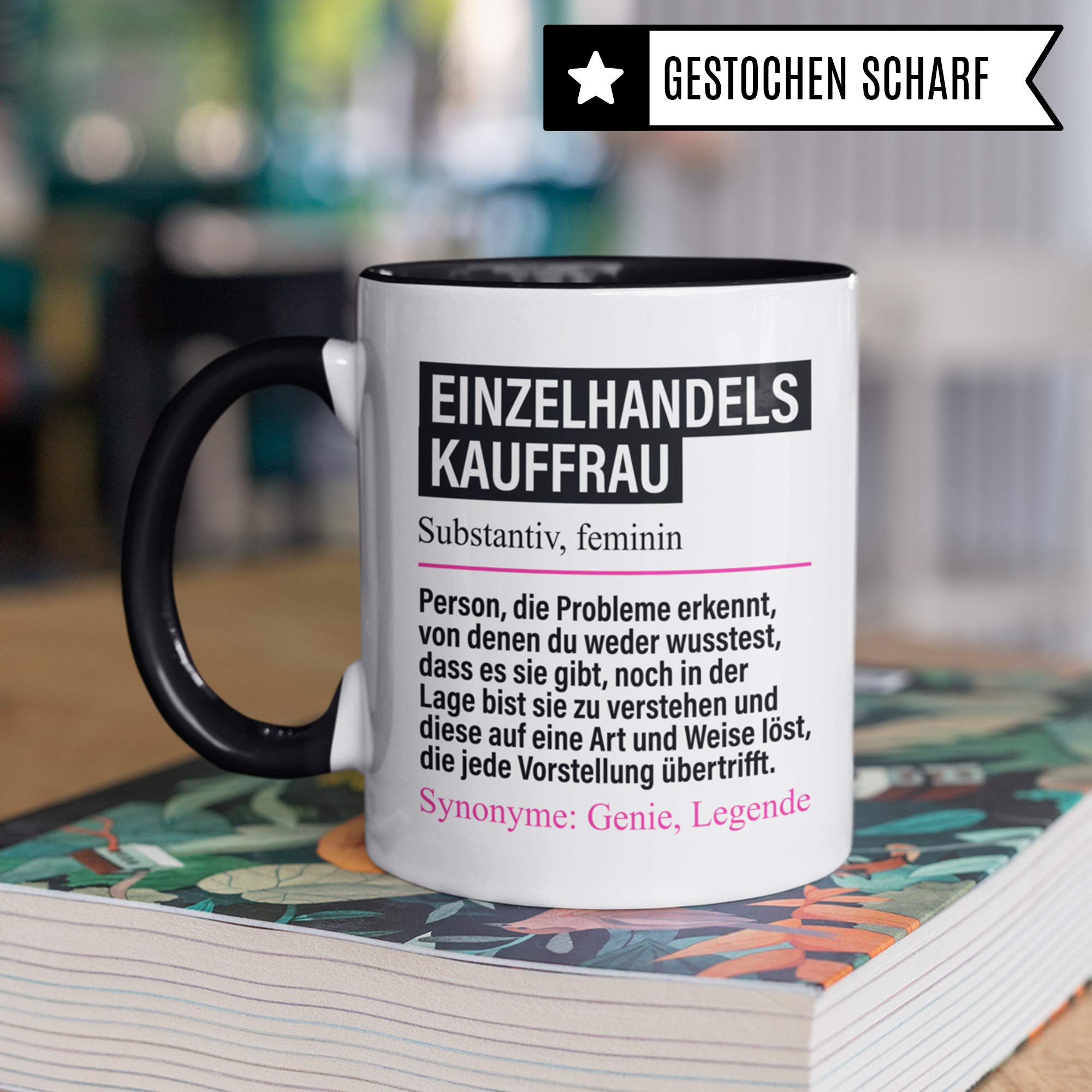 Pagma Druck Tasse Einzelhandelskauffrau lustig, Einzelhandelskauffrau Geschenk, Spruch Kauffrau im Einzelhandel Kaffeebecher Geschenkidee, Kaffeetasse Beruf Ausbildung Teetasse Becher