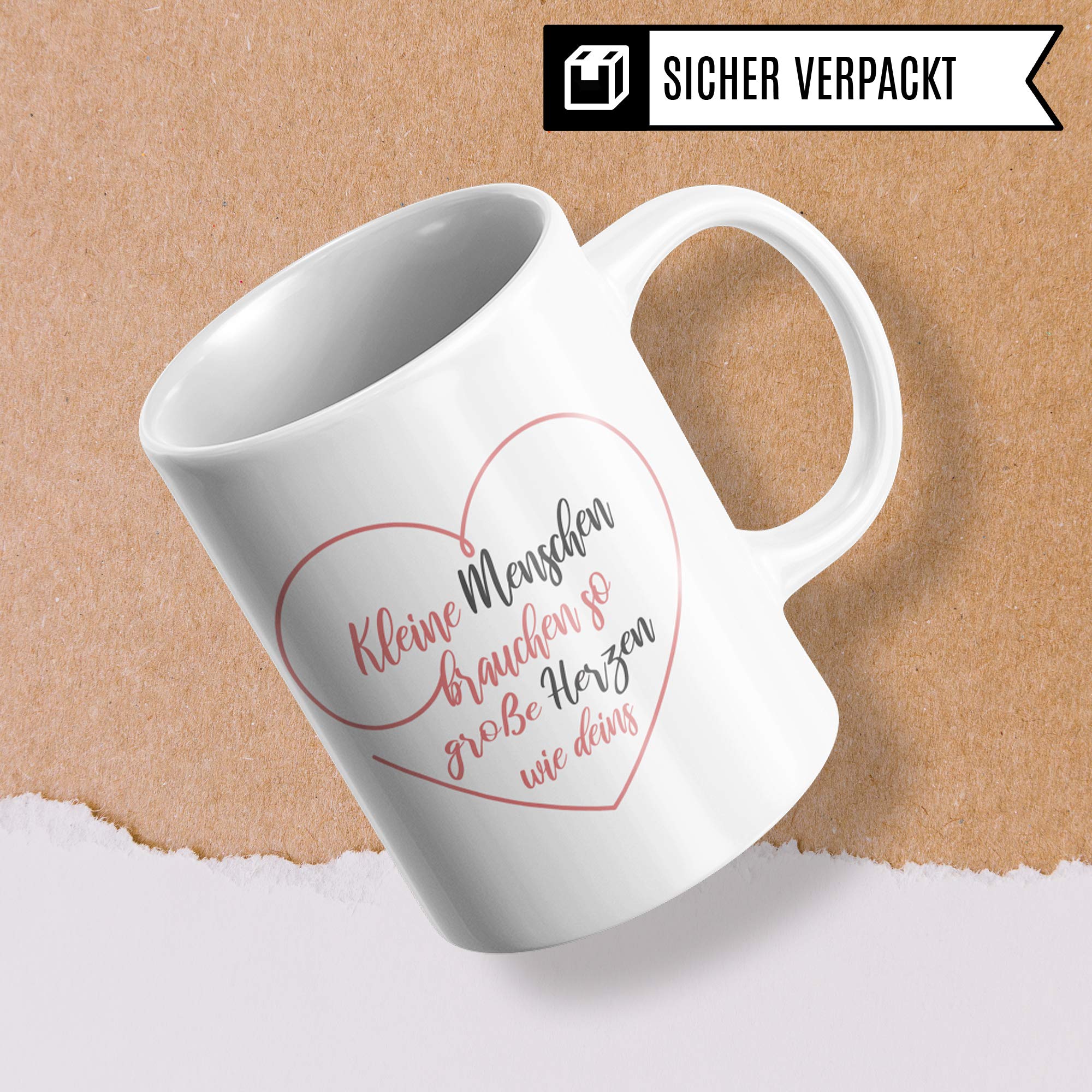 Pagma Druck Erzieherin Tasse, Abschiedsgeschenk Kindergarten, Erzieherin Geschenk Becher, Kleine Menschen Brauchen So Große Herzen Wie Deins Kaffeetasse, Kindergarten Abschied Geschenkidee Kita