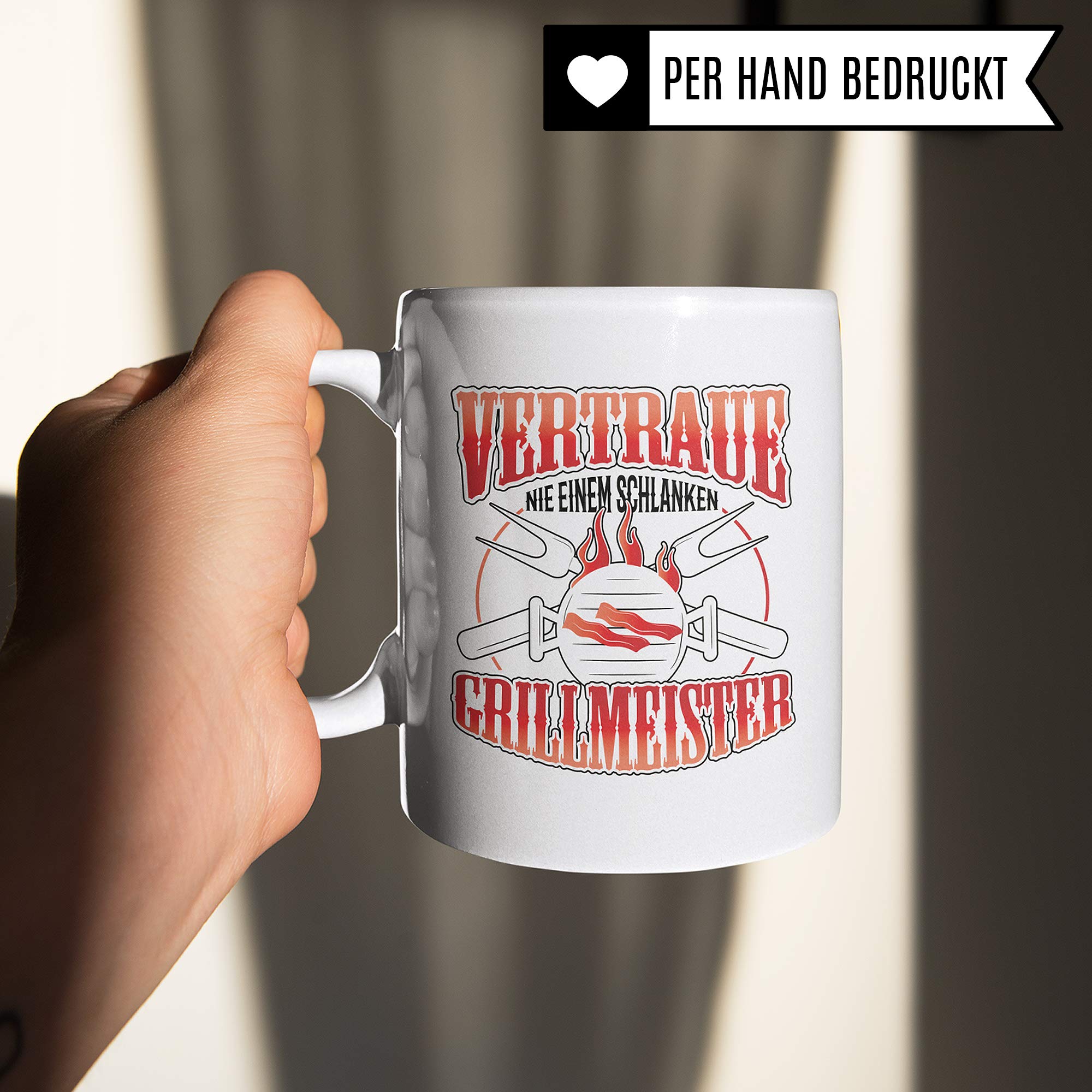 Pagma Druck Grillmeister Tasse - Grillen Geschenk für Männer - Grillparty Becher mit Spruch - Kaffeetasse Grill für Grillmeister