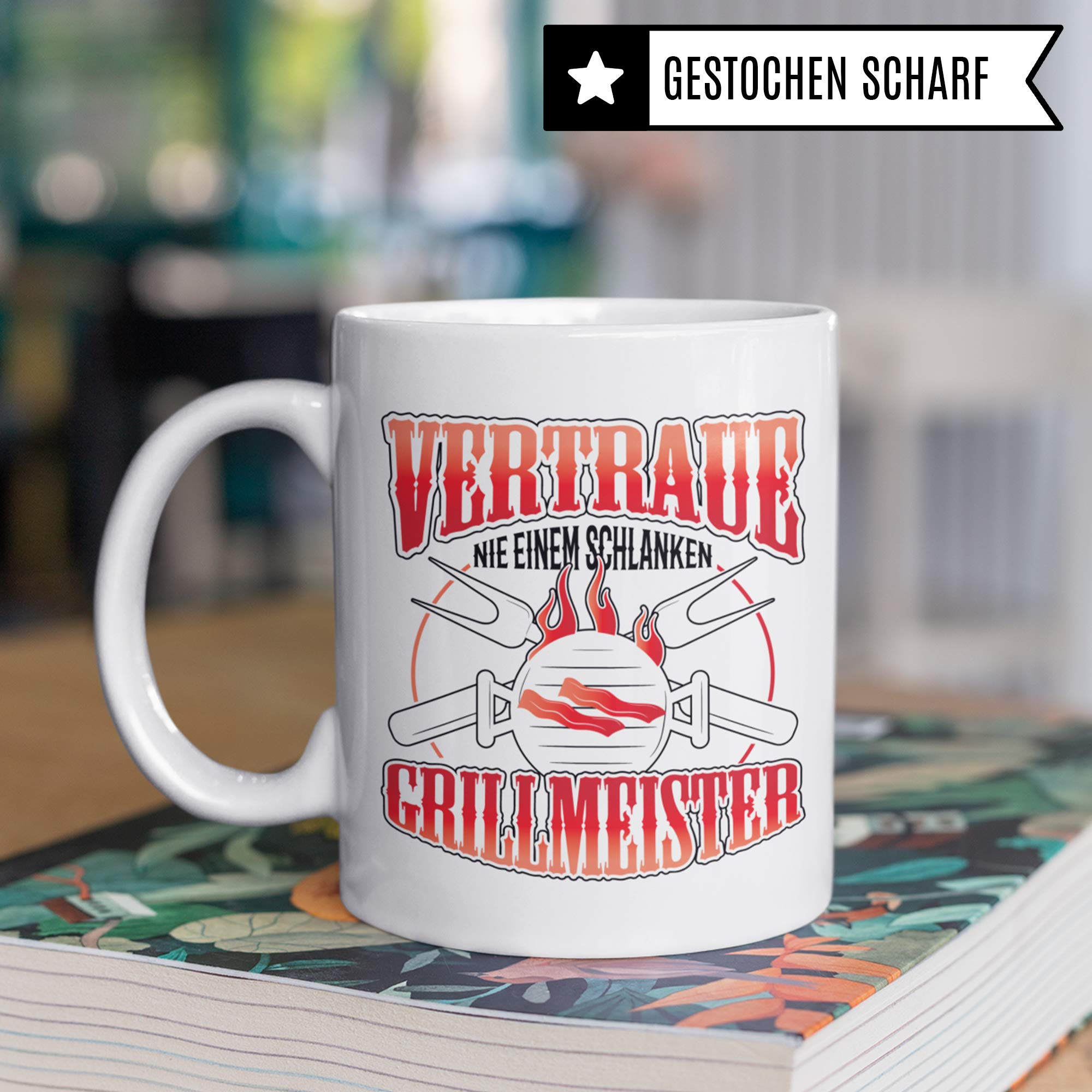 Pagma Druck Grillmeister Tasse - Grillen Geschenk für Männer - Grillparty Becher mit Spruch - Kaffeetasse Grill für Grillmeister