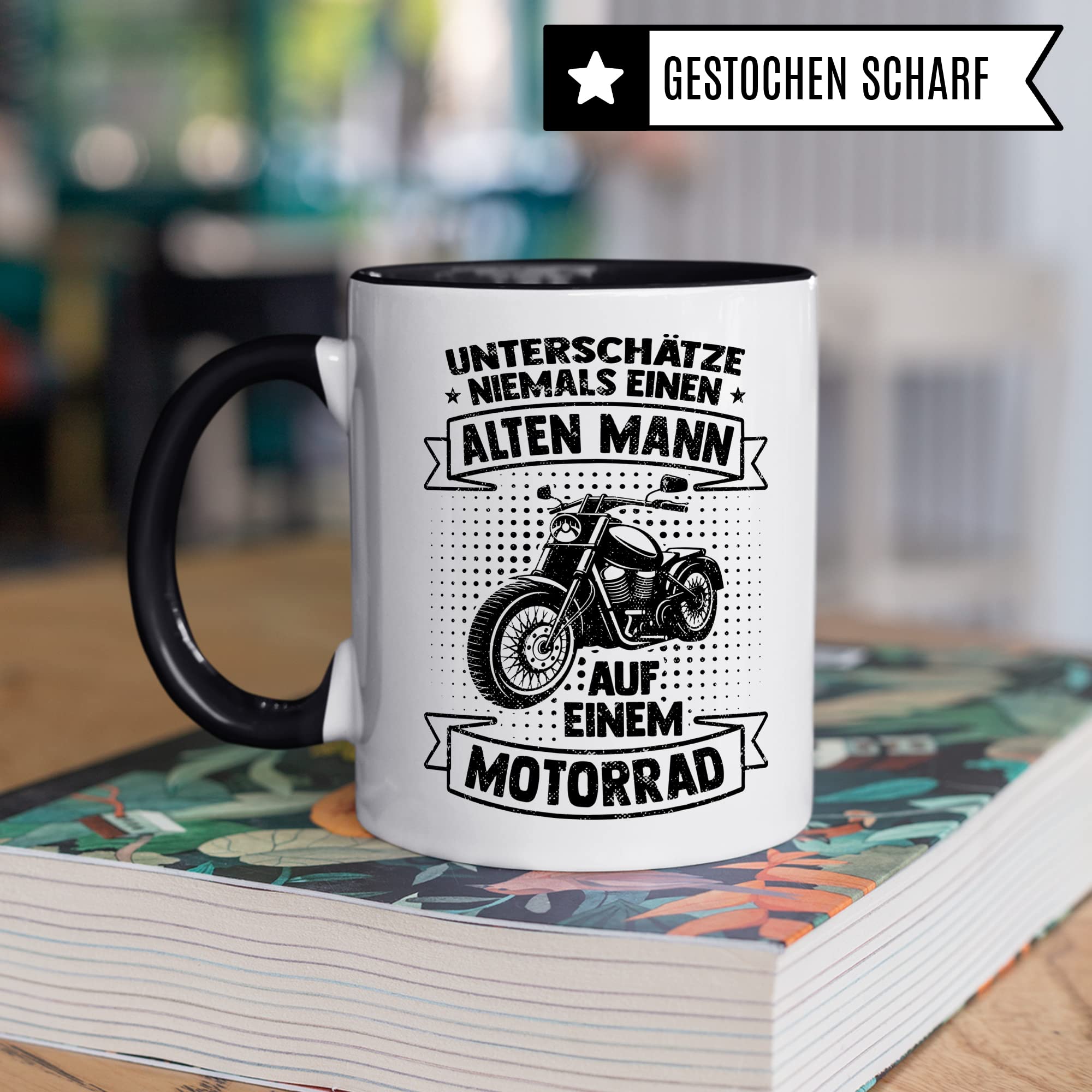 Motorrad Tasse, Unterschätze niemals einen alten Mann auf einem Motorrad, Biker Geschenk Spruch lustig Motiv Geschenkidee Kaffeetasse Motorradfahrer Männer Kaffeebecher