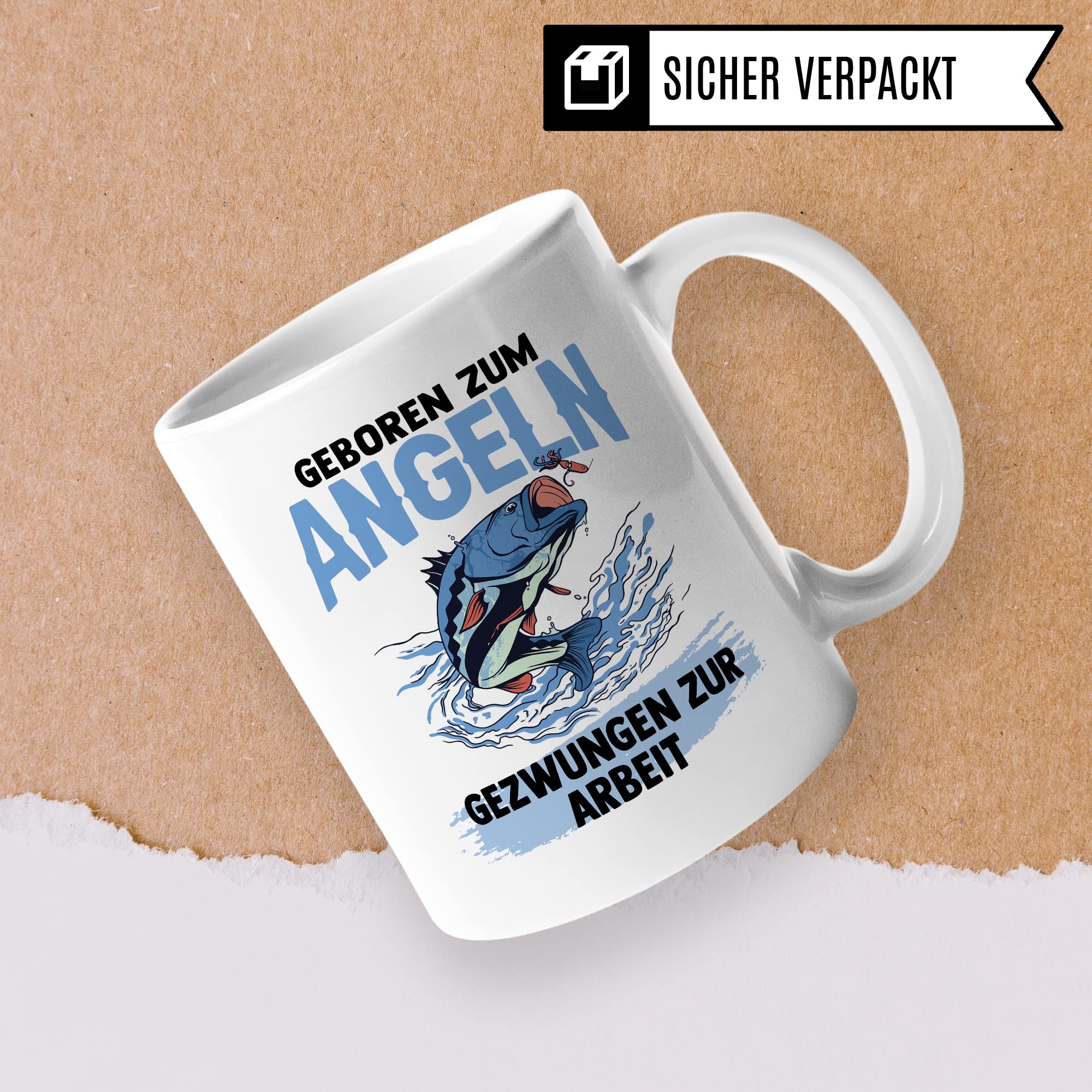 Tasse Angler, Geboren zum Angeln - Gezwungen zur Arbeit Geschenk Geschenkidee Fischer Bürogeschenk Kaffeetasse mit Spruch lustig Kaffee-Becher