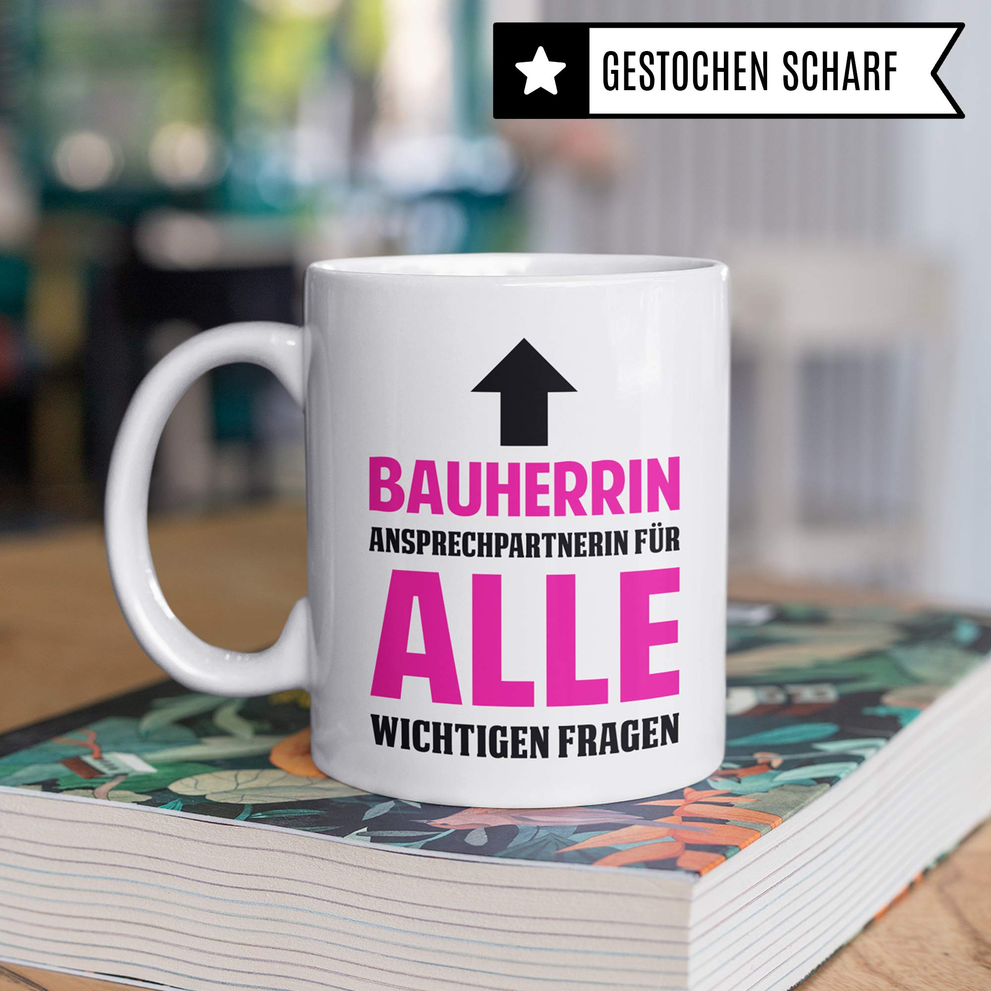 Pagma Druck Bauherrin Tasse, Richtfest Geschenk, Becher Geschenke zum Richtfest, Hausbau Haus Baustelle Geschenkidee, Eigenheim Einweihung Kaffeetasse für Häuslebauer & Hausbauer