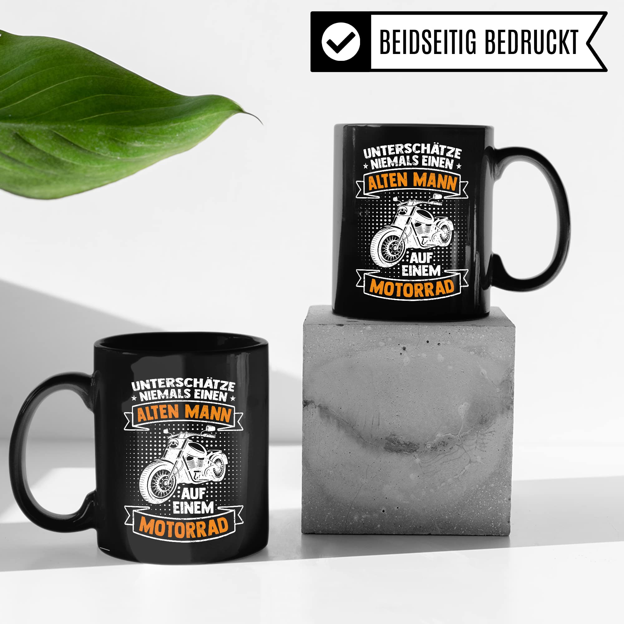 Motorrad Tasse, Unterschätze niemals einen alten Mann auf einem Motorrad, Biker Geschenk Spruch lustig Motiv Geschenkidee Kaffeetasse Motorradfahrer Männer Kaffeebecher