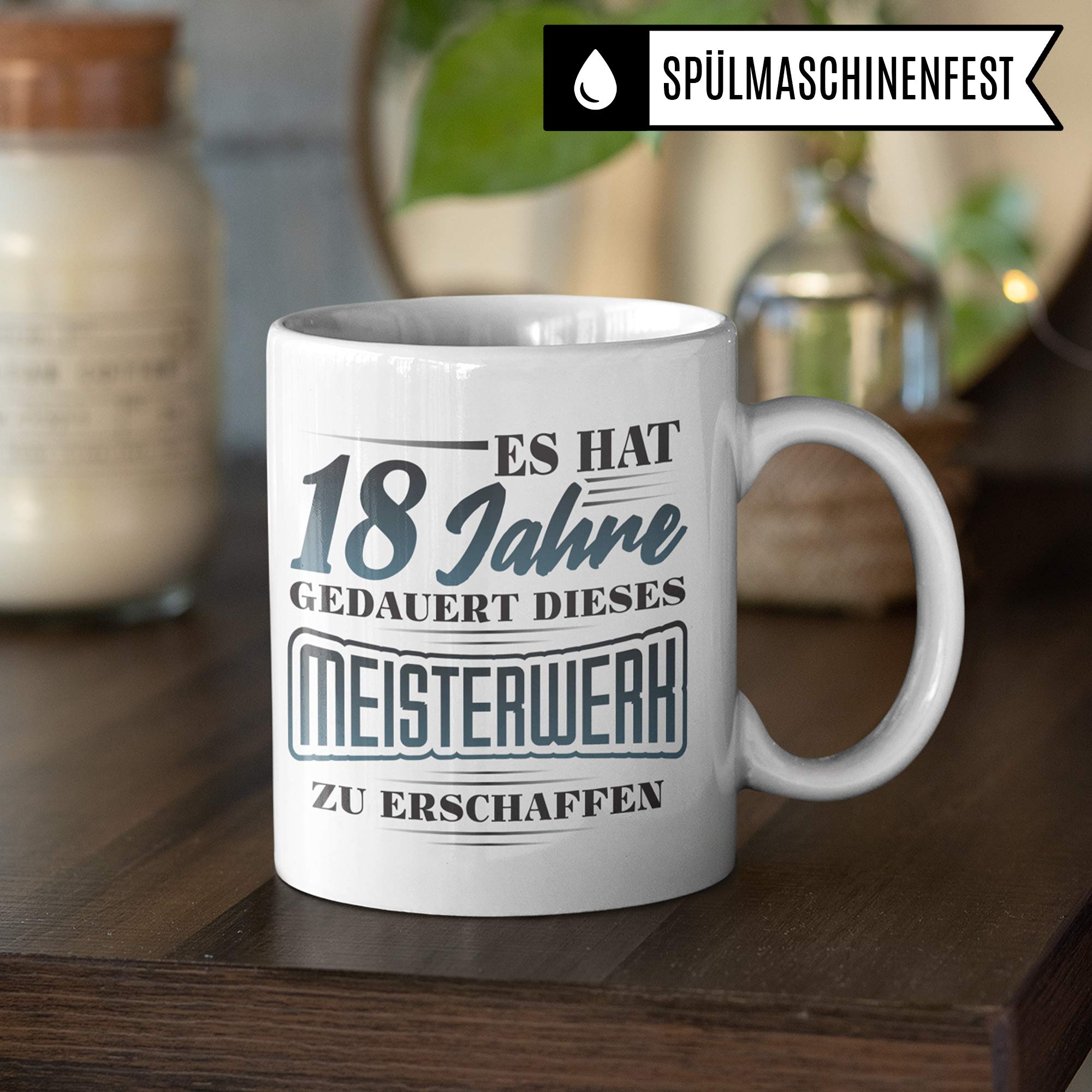 Pagma Druck 18. Geburtstag Geschenk Tasse, Becher 18 Jahre alt Werden Geschenkidee, Kaffeetasse 18. Geburtstag Junge Mädchen Spruch Geburtstags-Geschenk